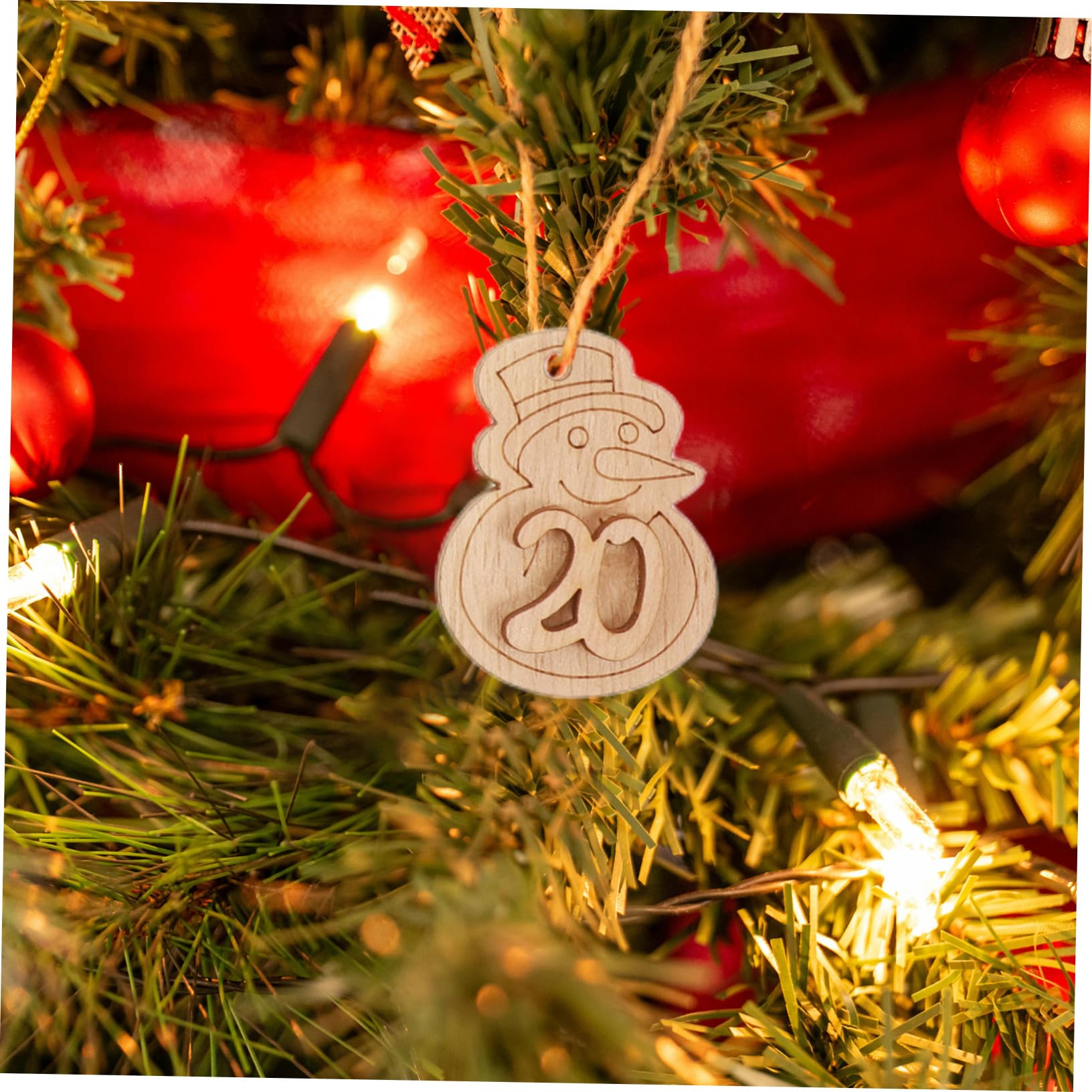 Cabilock 1 Jeu Pendentif Calendrier De Noël Décoration Forme Étiquettes De Numéro De Calendrier De L'avent Pendentif Suspendu en Bois Décor De Noël Beige 24 Pièces