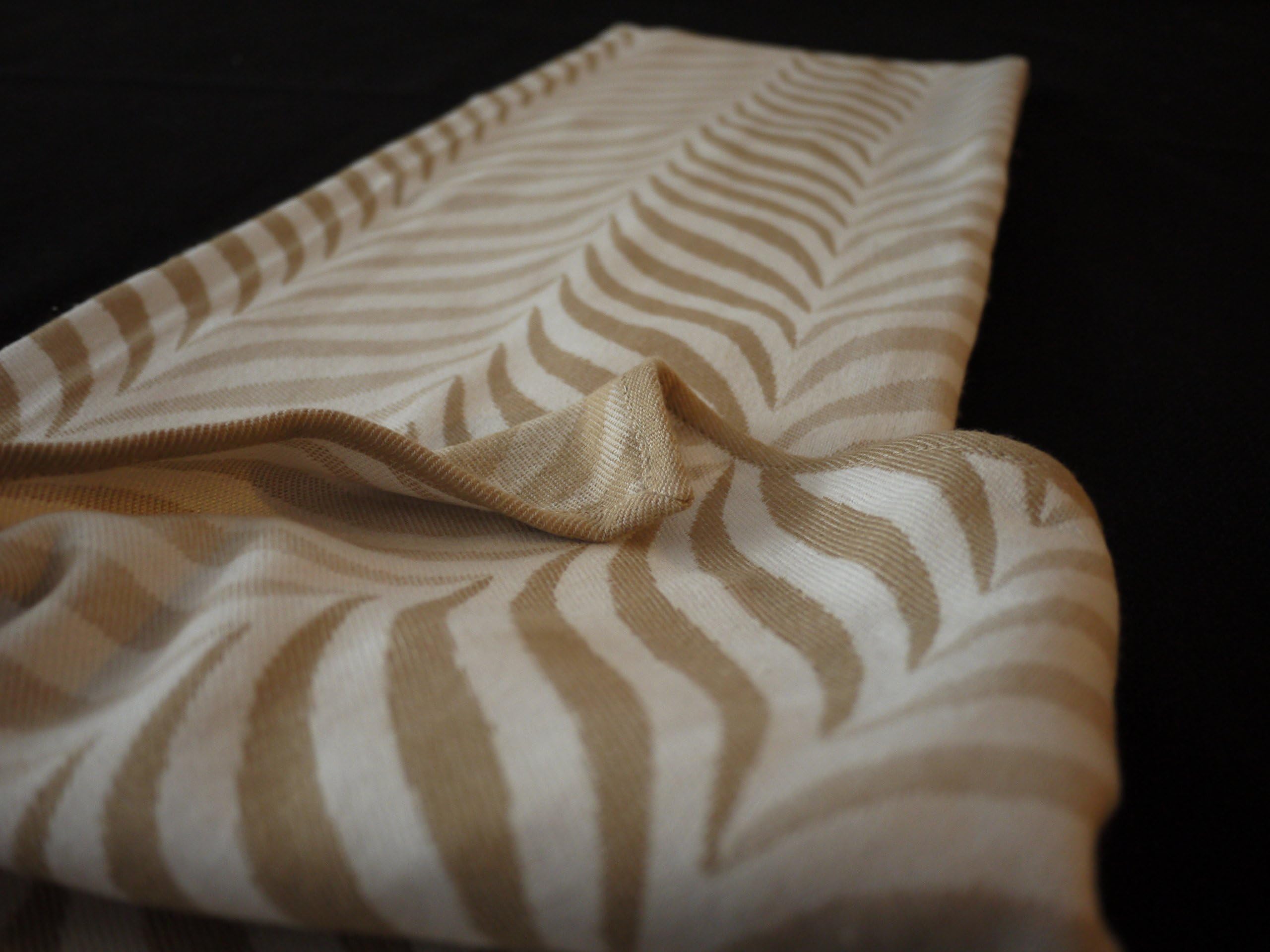 Curly Herringbone Bamboo Rayon Throw Blanket (Gold / Gardenia White)