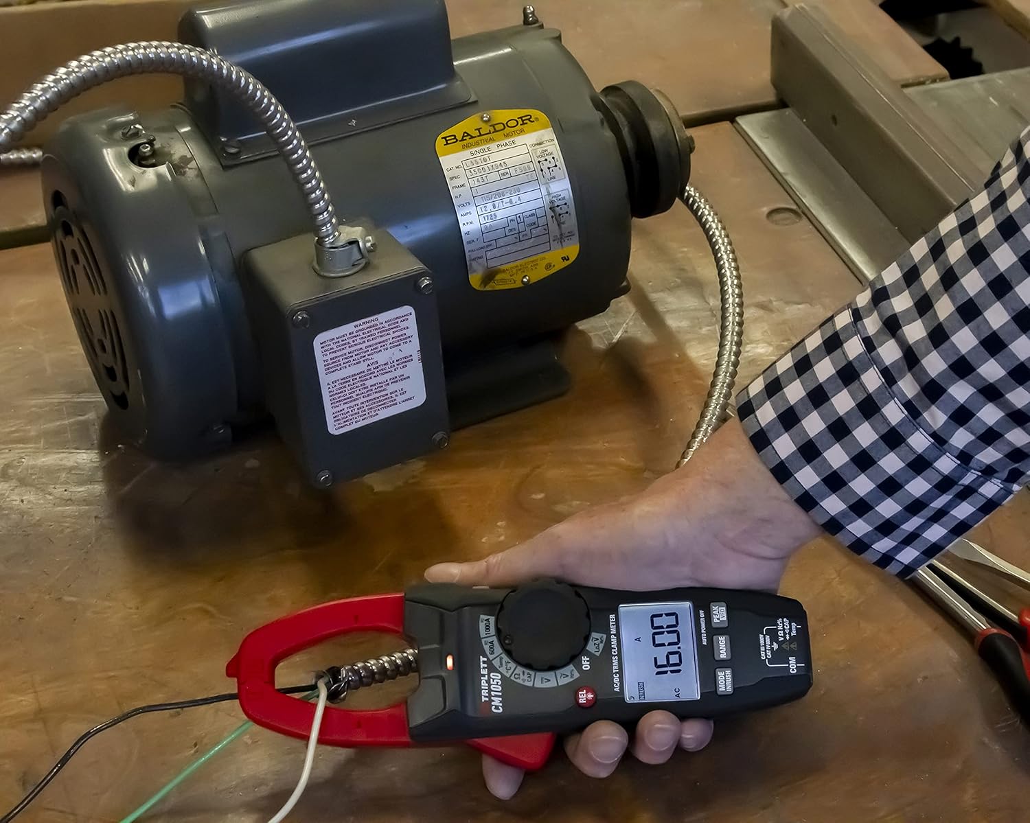 Triplett CM1050 True RMS 6000 Count 1000A AC/DC Clamp Meter with Inrush, LPF, and LOZ