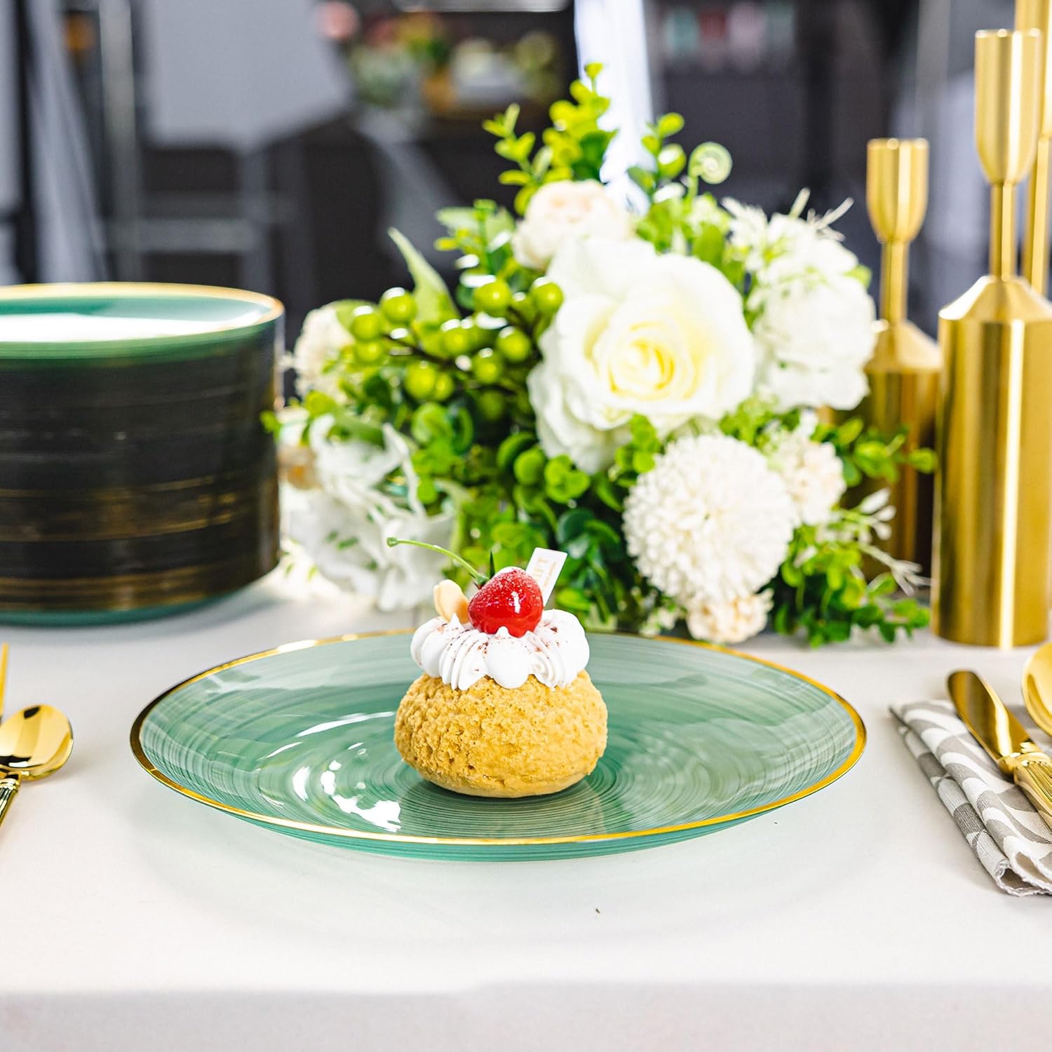 100PCS Transparent Green Gold Plastic Plates, 7 Inch Heavy Duty Disposable Dessert Plate with Gold Rim, Round Appetizer/Salad Plates for Wedding, Party, Camping, Picnic - Image 2