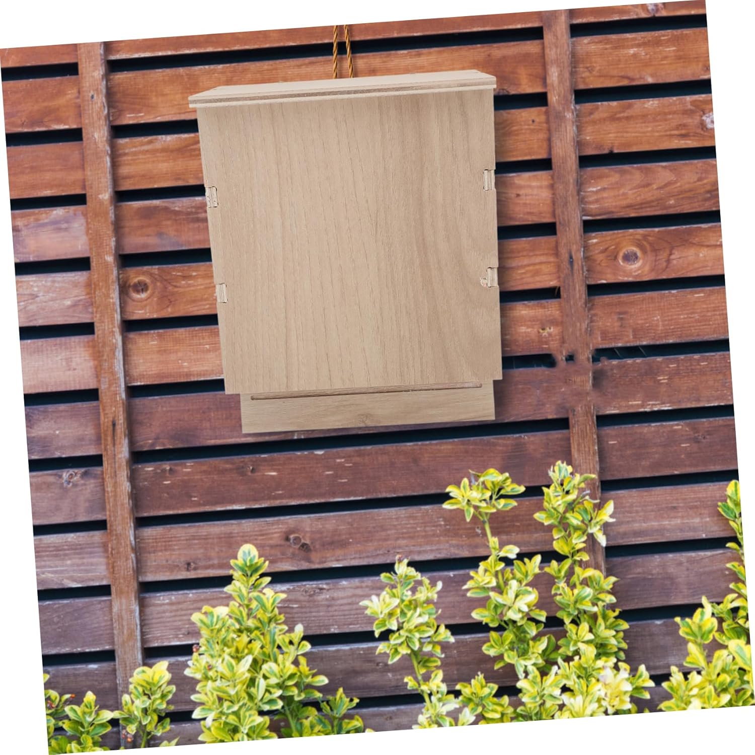 Kisangel Wood Bat House Weatherproof Chamber Bat Home for Outdoors Year Natural Habitat Design