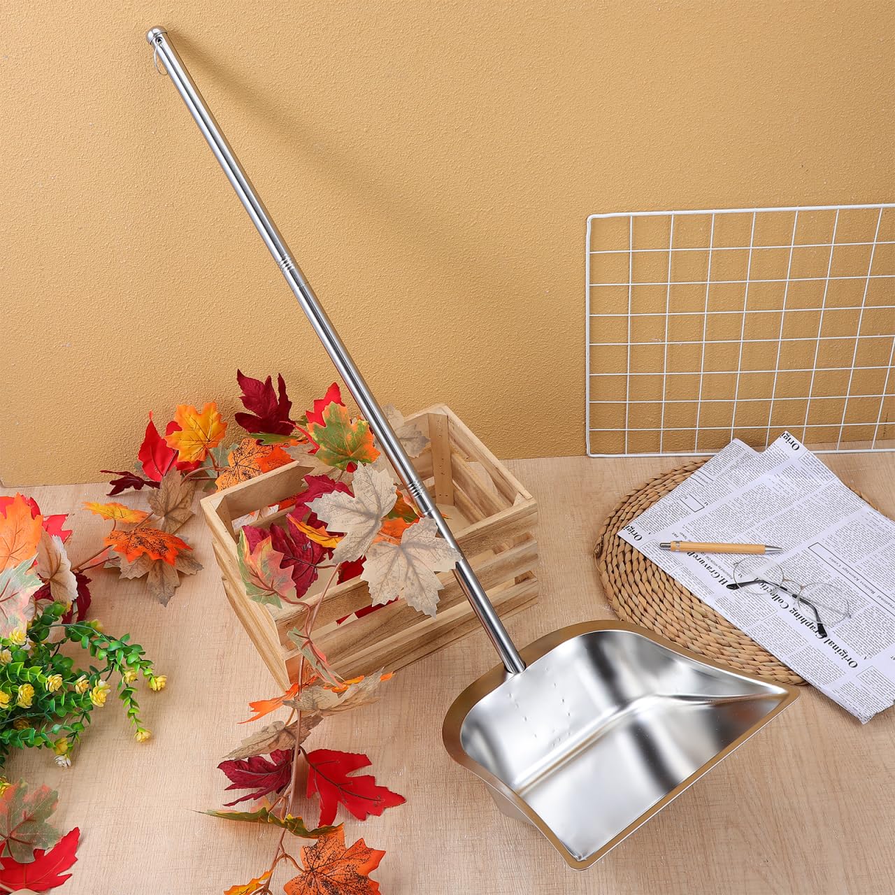 Healeved Recogedor Inoxidable De 31.69X10.62X9.64 Pulgadas con Mango Ergonómico para Cocina Y Hogar Pala De Limpieza Metálica para Basura Tolva De Basura Práctica para Interiores Y Exteriores