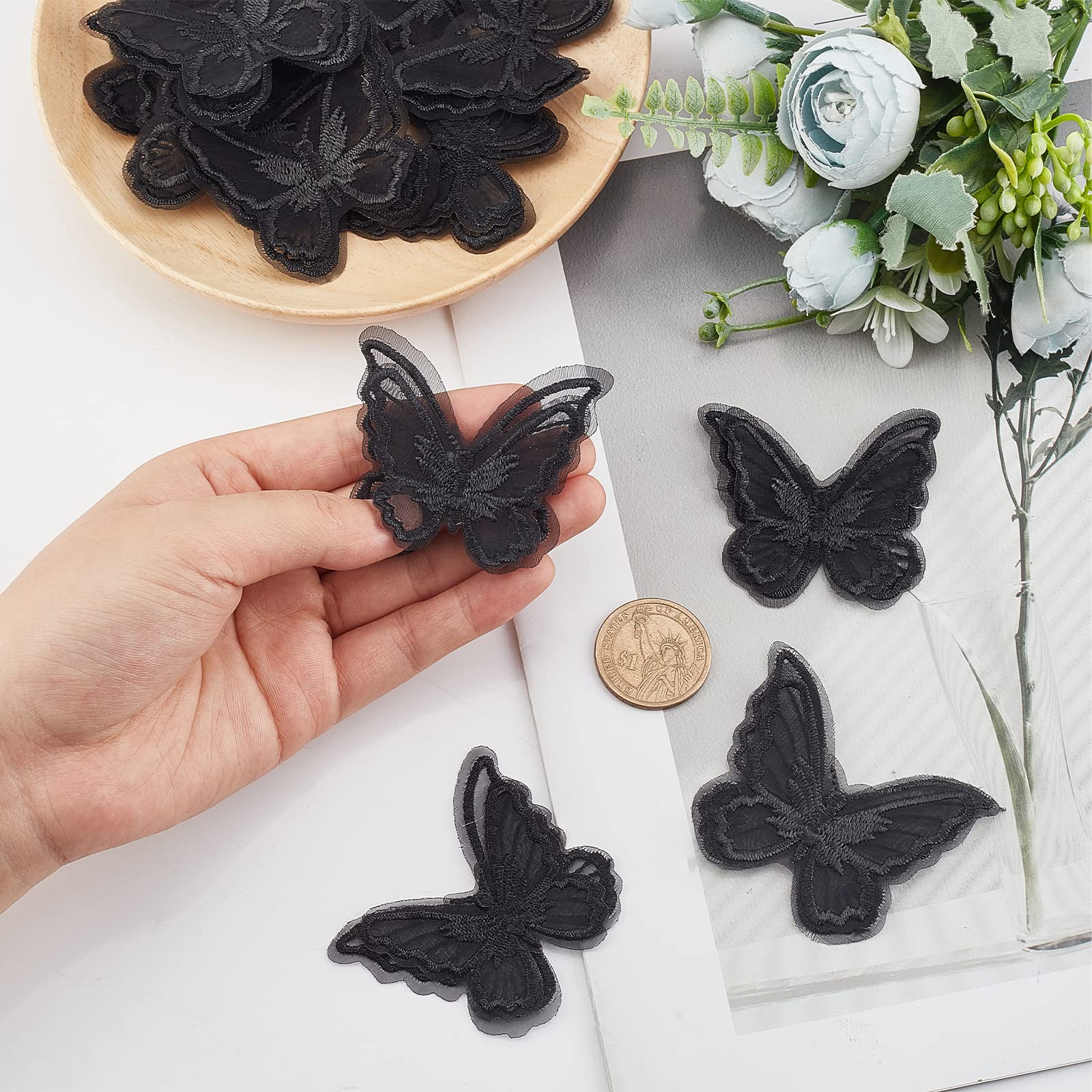 2Pcs Wit Zwart Kant Stof 3D Bloem Kwastje Kralen Strass Geborduurde Trouwjurk Applicaties Naai Patch Voor Jurk Diy Decor