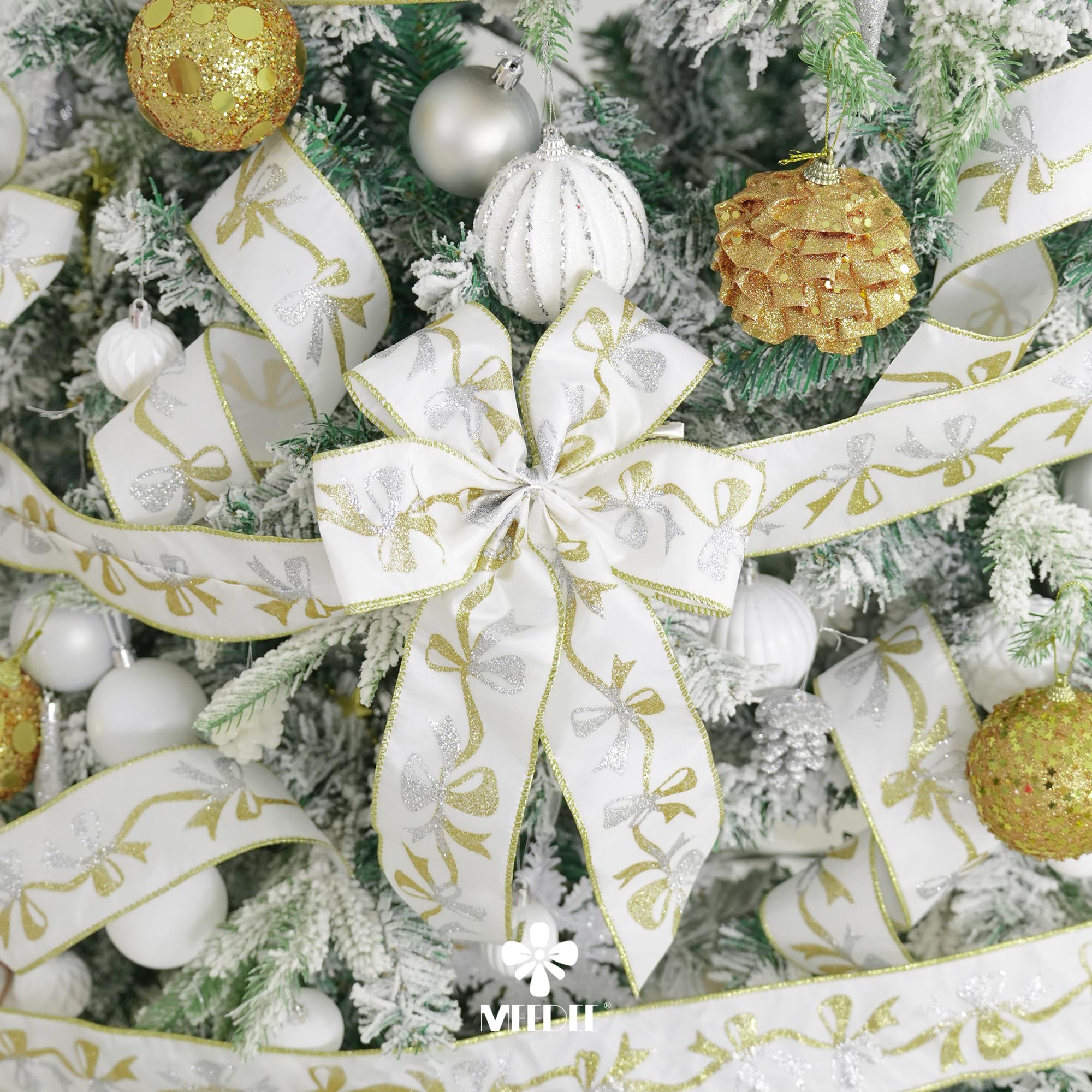 MEEDEE Cinta de Navidad dorada y plateada de 2.5 pulgadas, cinta de satén blanco con patrón de lazos dorados y plateados, 25 yardas, cinta de Navidad dorada y plateada para árbol, guirnaldas, lazo de