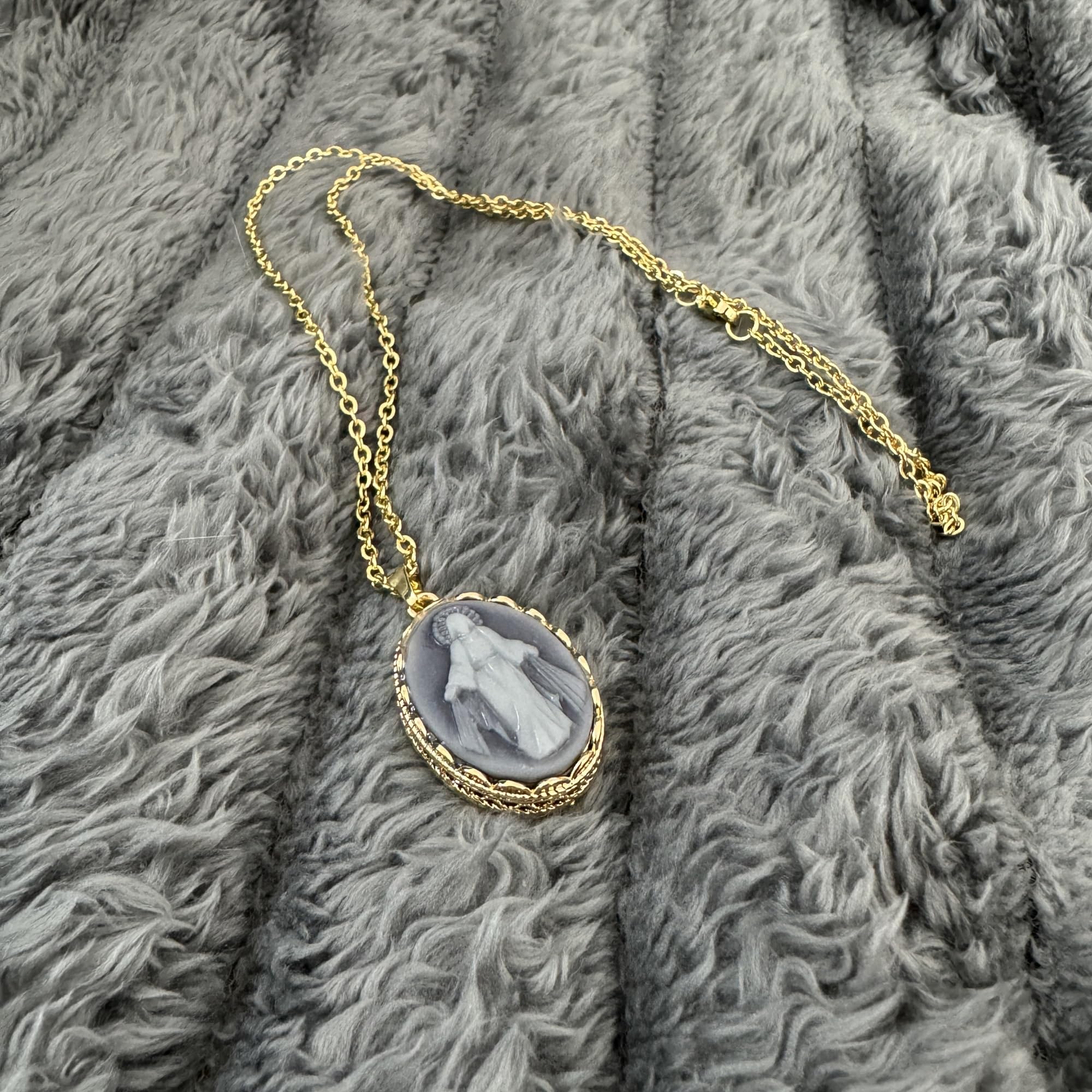 DYFUHO Collana con Cammeo della Vergine Maria,Collana con Medaglia Smaltata, Collana con Cammeo della Vergine Maria Gioielli con Cammeo da Donna