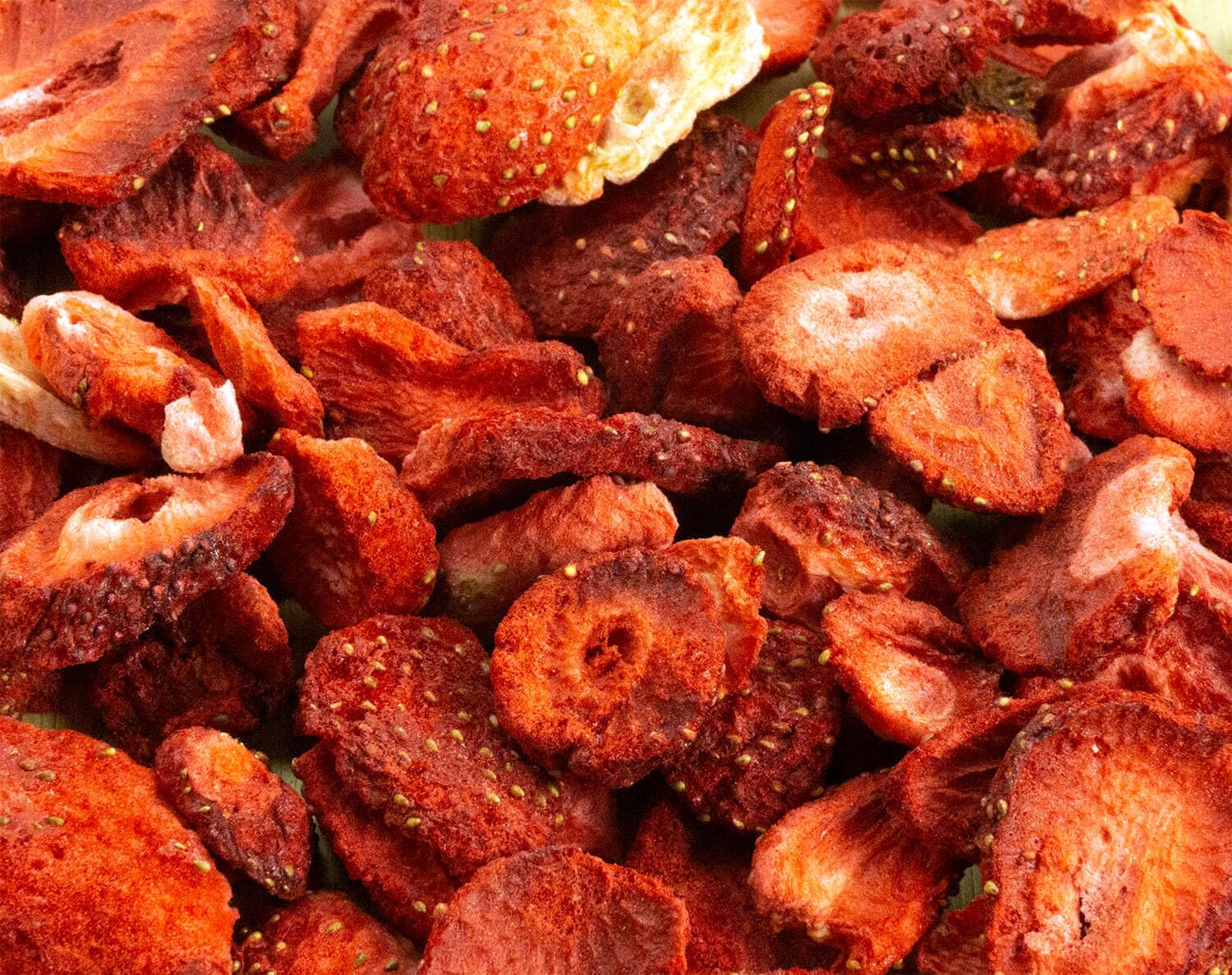 Getzoo Truskawki 25 g – delikatnie suszone, duże kawałki, naturalne przekąski dla gryzoni, bogate w witaminy smakołyki dla chomików, myszy i małych zwierząt