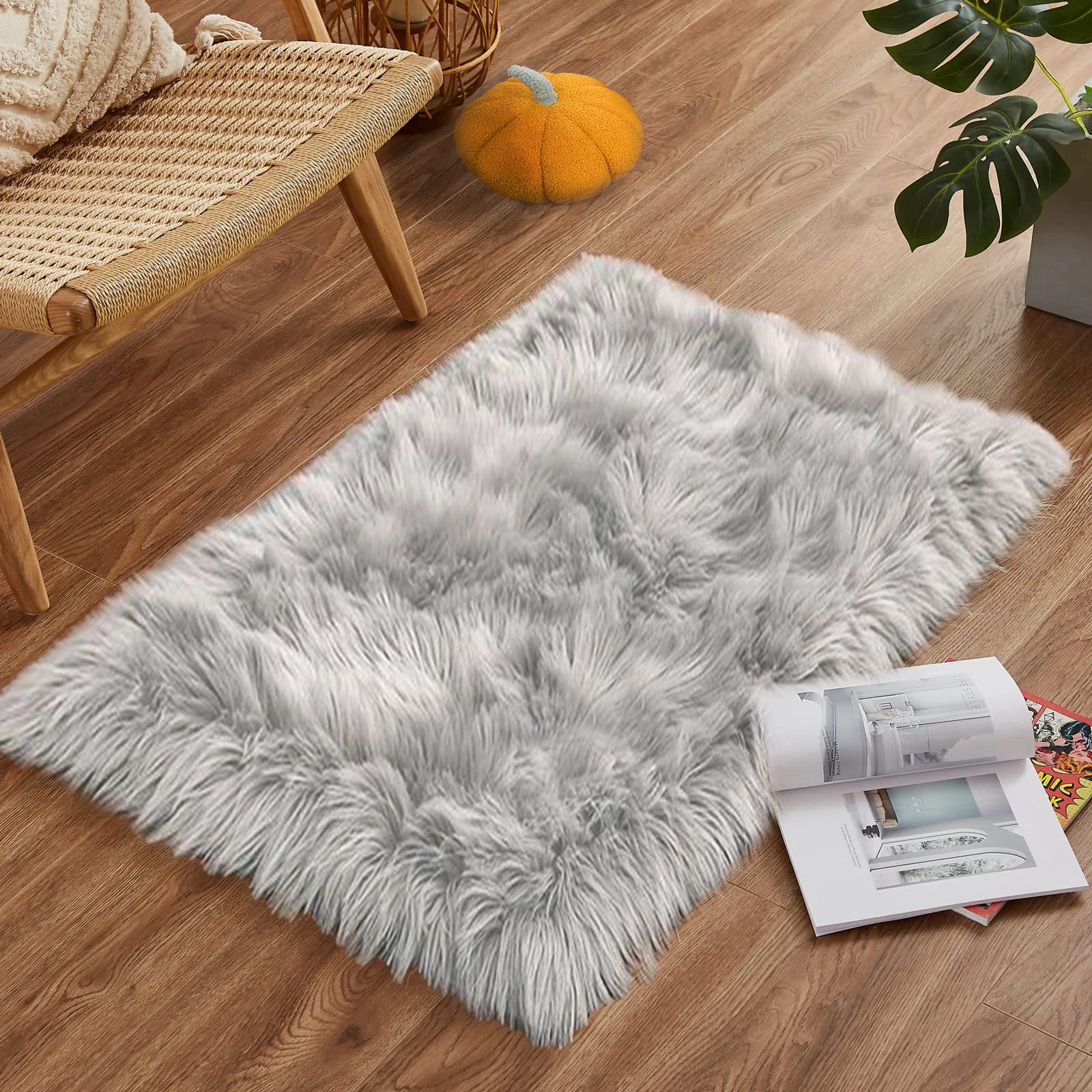 Goolela Fluffy 2x3 FT Rectangle Grey Area Rug, Faux Sheepskin Fur, High Pile, Machine Made, Indoor, Contemporary Style