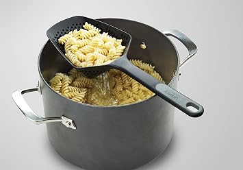Joseph Joseph Scoop Plus Colander, Spoon Drainer/Strainer, Scoop, Drain and Serve, heat resistant up to 200C (392F), Dishwasher safe, Large, Black