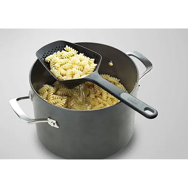 Joseph Joseph Scoop Plus Colander, Spoon Drainer/Strainer, Scoop, Drain and Serve, heat resistant up to 200°C (392°F), Dishwasher safe, Large, Black 2