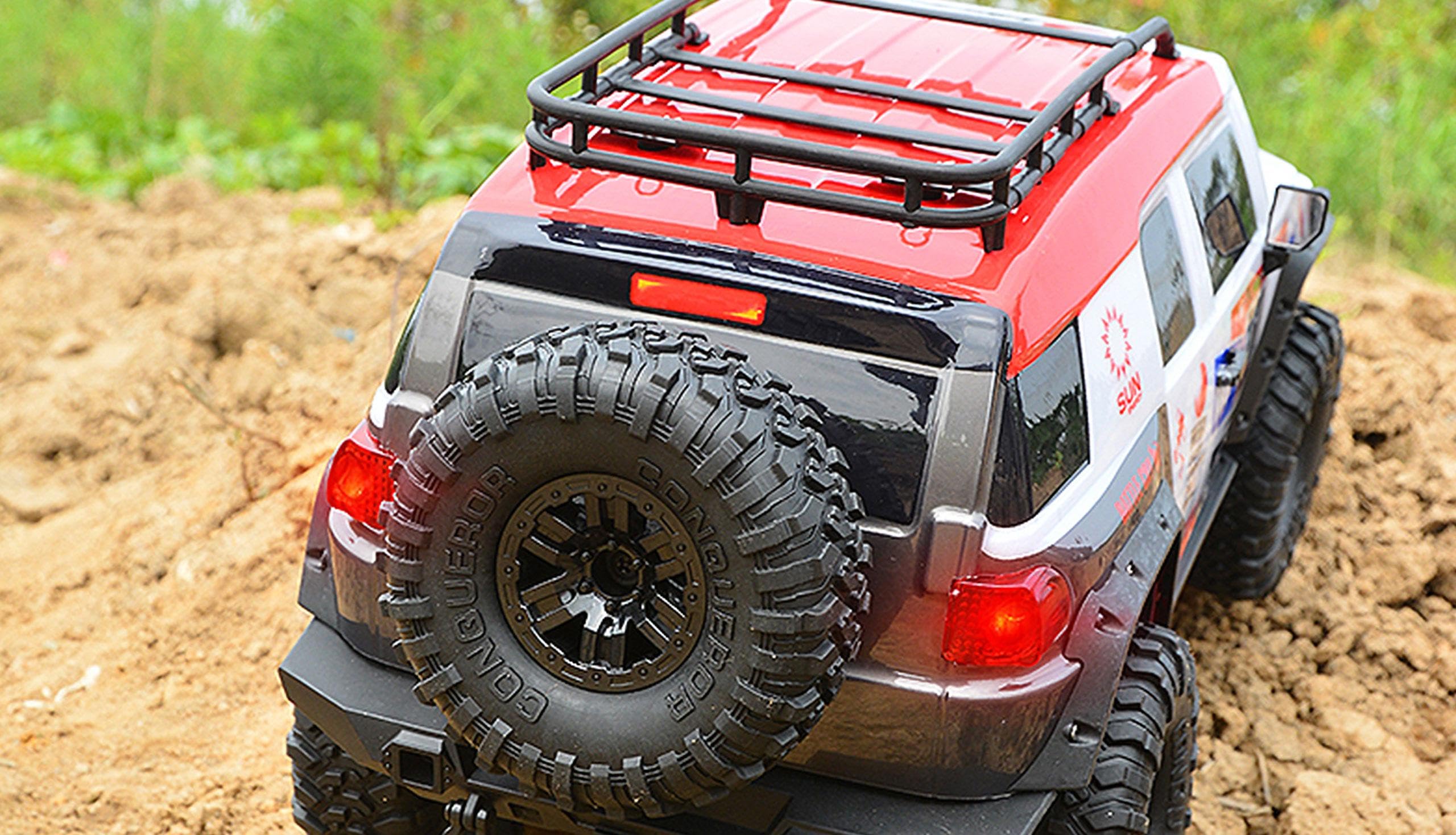 Amewi 22592 Dirt Climbing SUV Race Crawler 4WD 1:10 RTR biały/czerwony, w zestawie pilot zdalnego sterowania, akumulator, kabel do ładowania