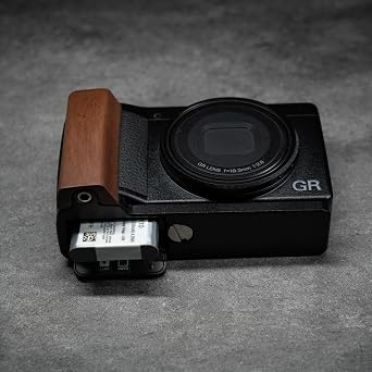 SIUTATDSH Camera Grip Compatible with Ricoh Ricoh GR III GR3 Camera Dedicated L-Shaped Quick Release Plate, Real Wood Handle, Tripod Mountable Walnut Wood Chalkboard