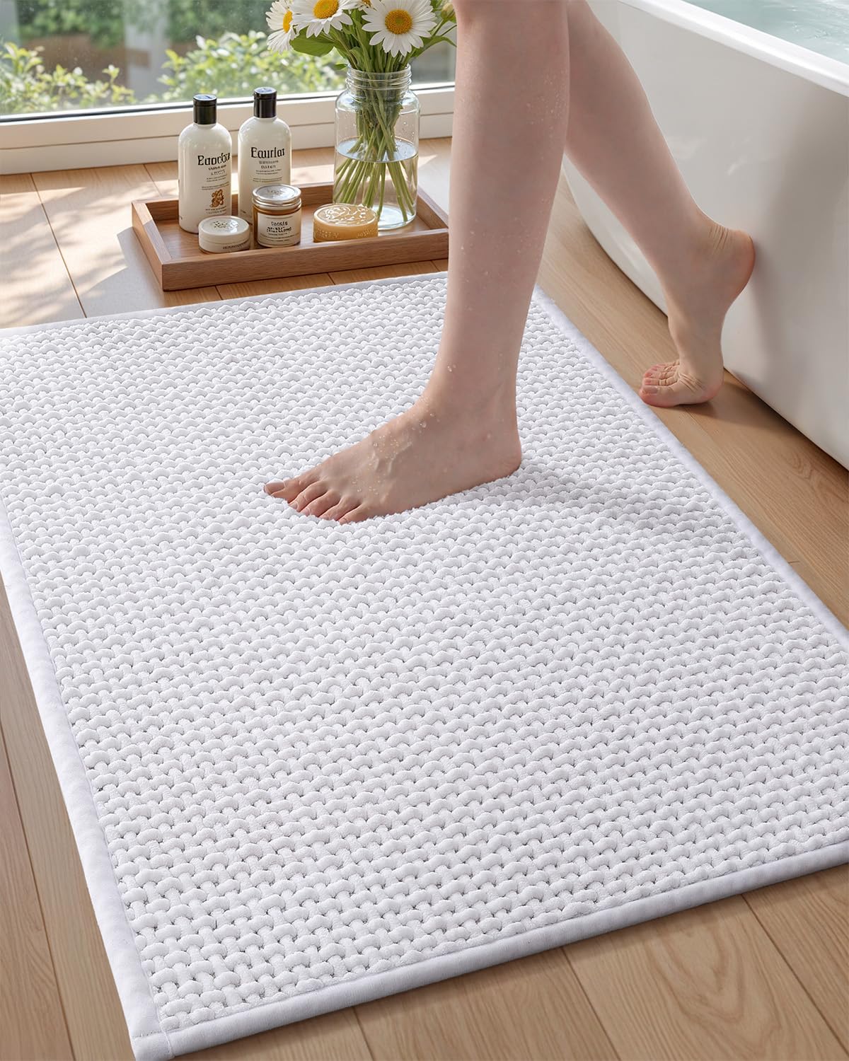 COLOR&GEOMETRY Chenille Rubber Backed White Bath Mat- Non Slip, Absorbent, Quick Dry, Water Washable- 60 x 90 CM Large Bathroom Rug Thin Bath Mat Fit Under Door