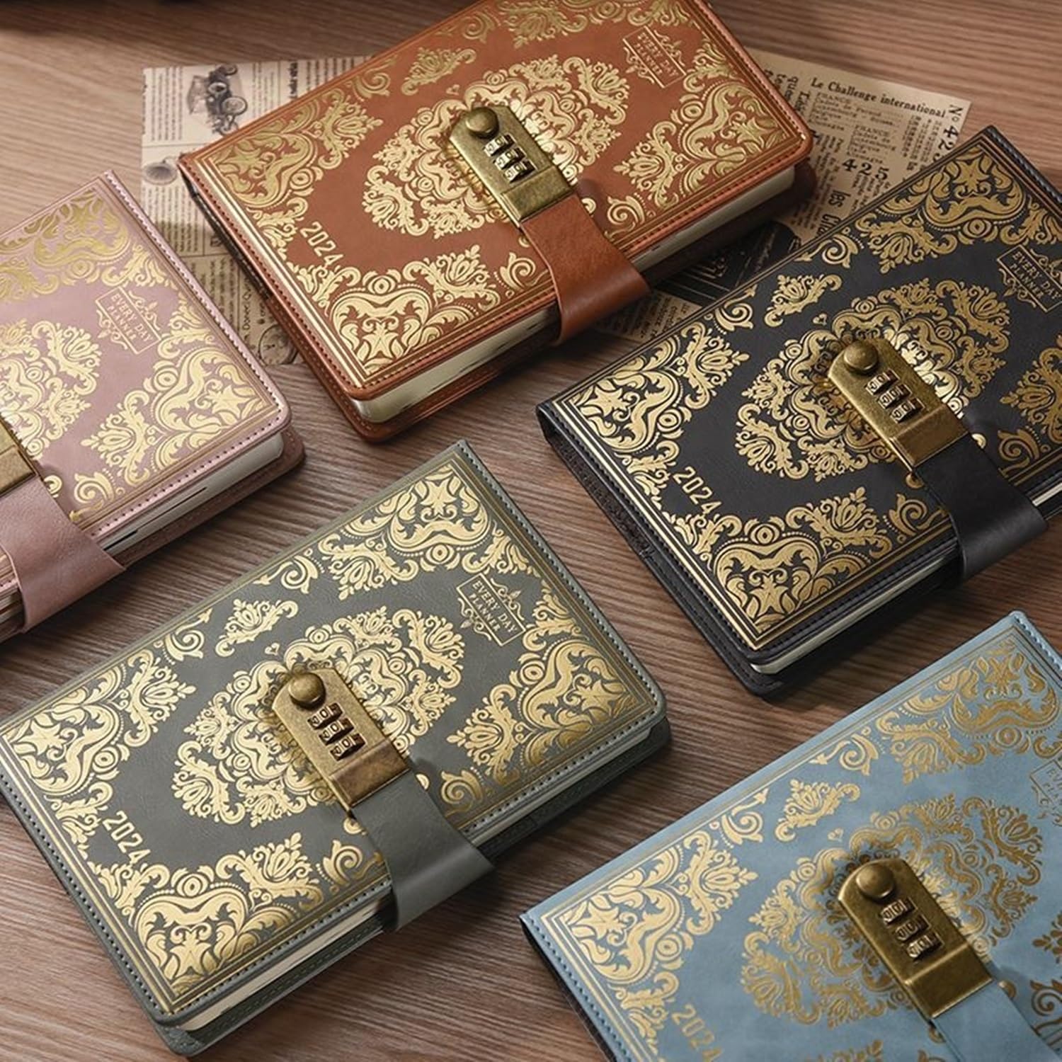 Diario A5 de 400 páginas con bloqueo de metal retro Cuaderno con contraseña Agenda Planificador Bloc de notas Plan diario mensual Horario de tareas pendientes, Diario del estudiante(Black)