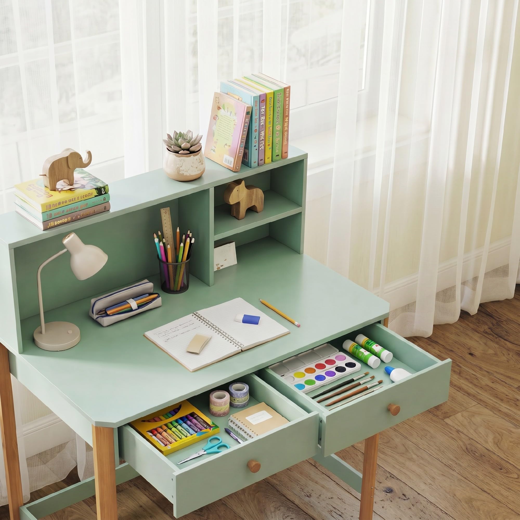 AIYAPLAY Bureau Enfant en Bois avec Grand Plateau 75H cm, 2 Tiroirs, 3 Compartiments Ouverts, Table Étude Dessin Lecture, 5-12 Ans, Vert