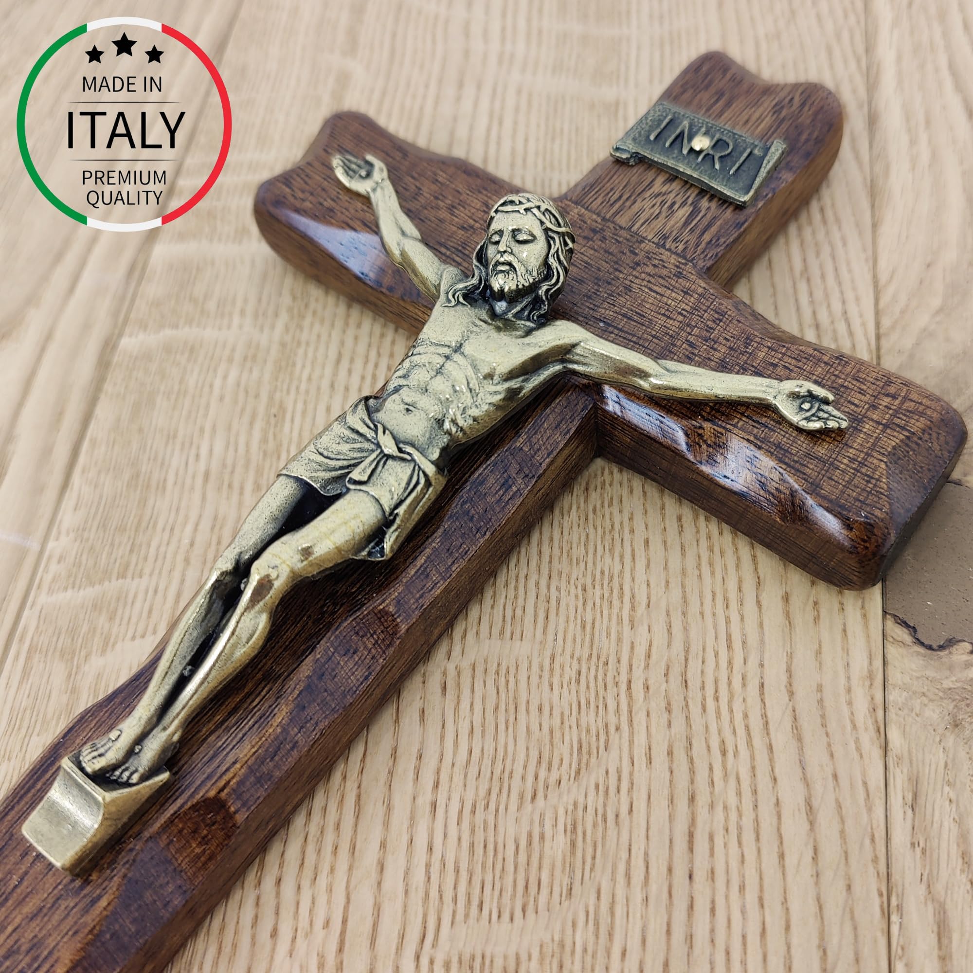 La Balestra Crocifisso da Parete - Artigianale Made in Italy Cristo e INRI Ottonati - Crocifissi da Parete in Legno, Cura e Precisione dei dettagli di Gesù Crocifisso - 25 x 13cm