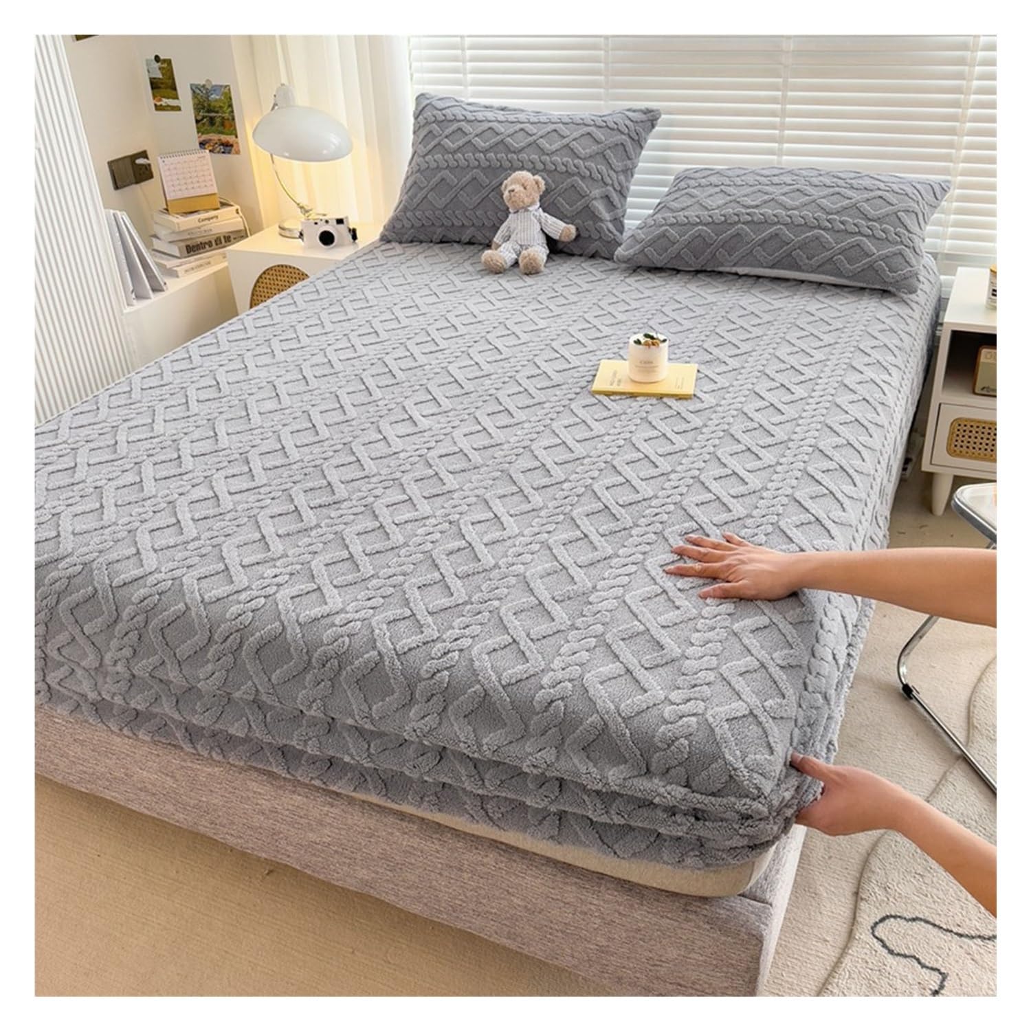 MTNBHH Luxurious Velvet Jacquard Fitted Sheet Set With Pillow Cases, Flannel Velvet Bed Sheet Soft Cozy Breathable Washable for Bedroom(Grey,King(180 * 200CM))