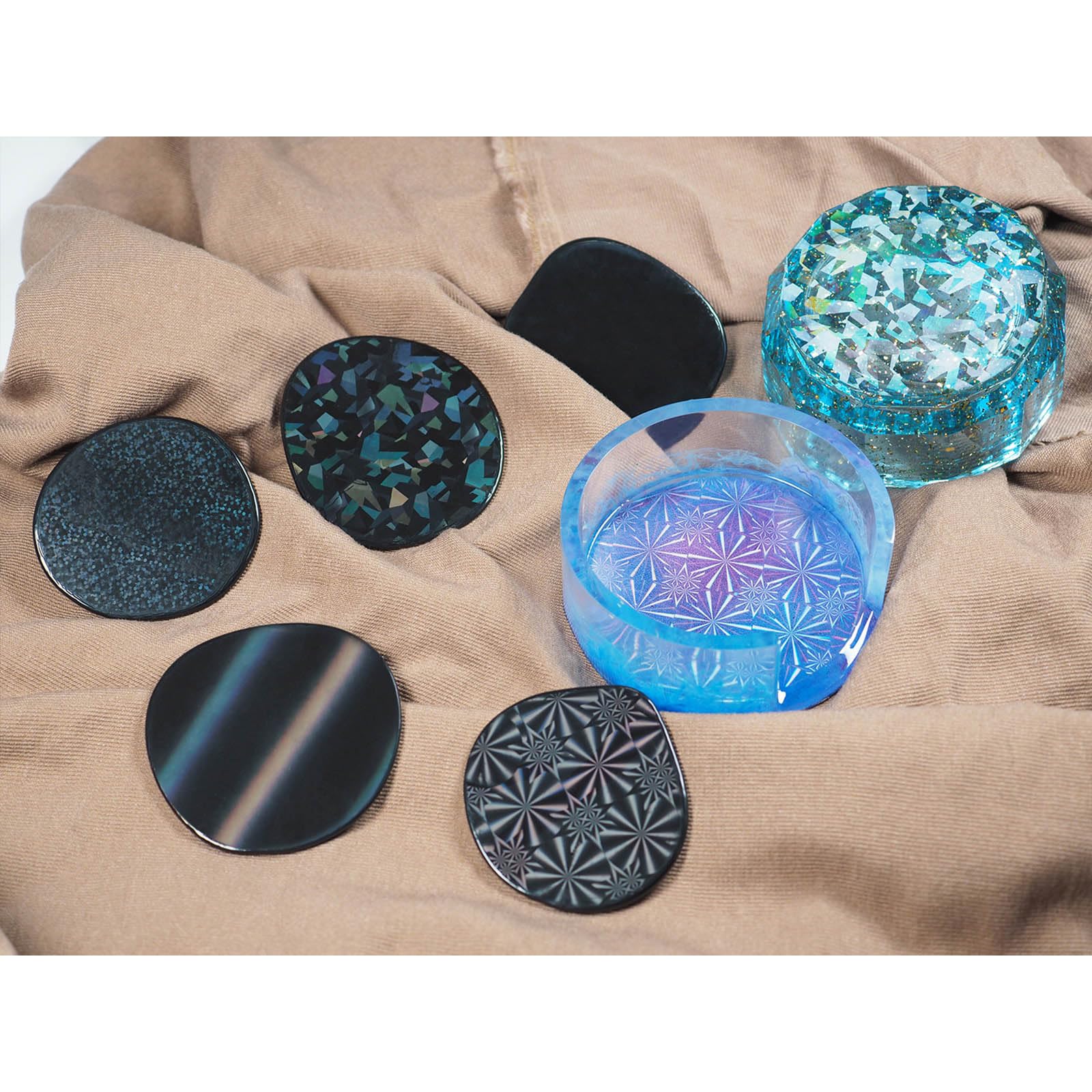 Inserto de moldes de resina con incrustaciones holográficas, C