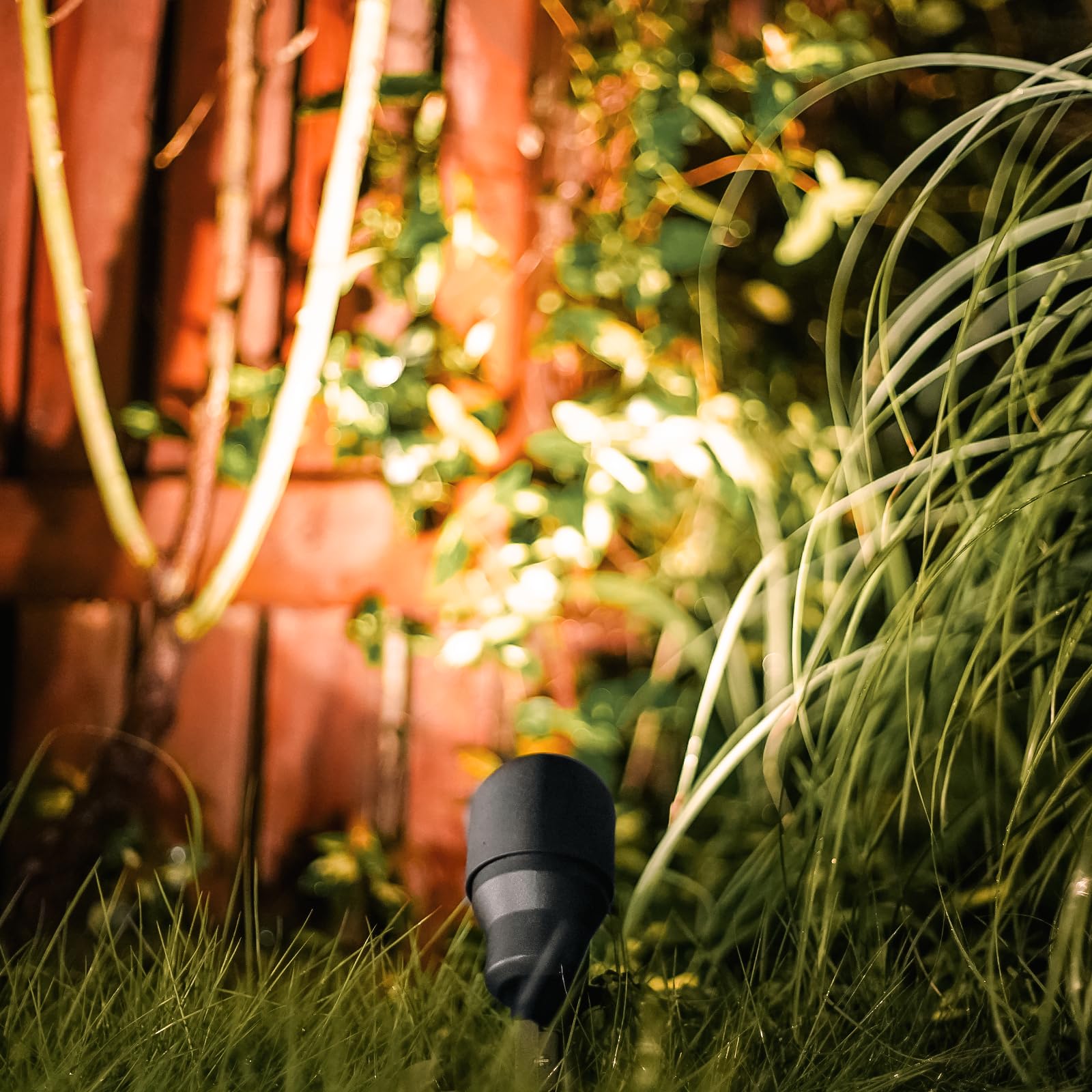 MALIBU 8301-9604 - Foco de iluminación de paisaje al aire libre de 20 W, bajo voltaje, 12 V CA, iluminación blanca cálida, 145 lúmenes, impermeable, para entrada, patio, césped, paredes, árboles