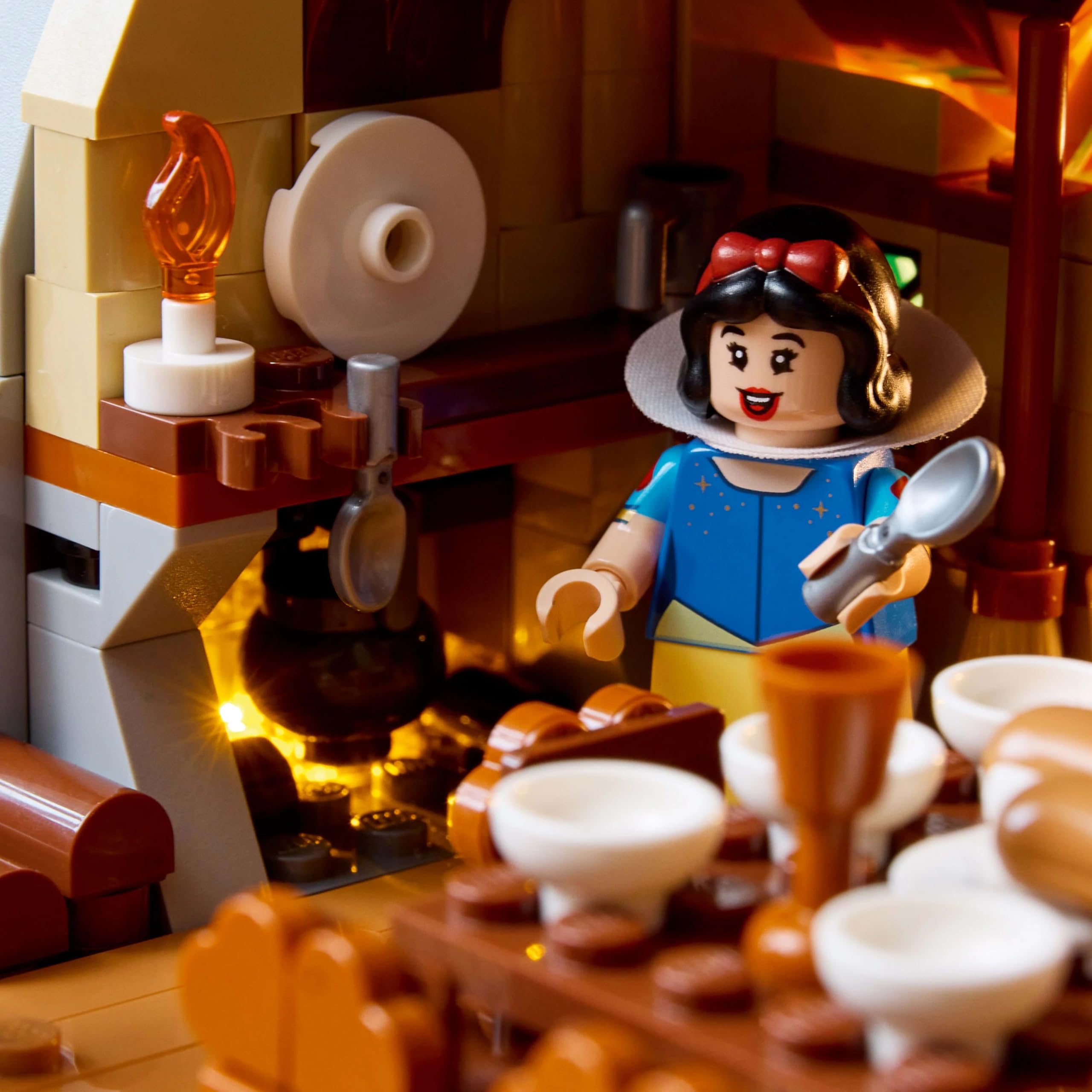 Lego Disney 43242 - Biancaneve e il cottage dei sette nani