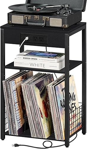 LELELINKY Mesa auxiliar con estación de carga, mesita de noche negra con puertos USB y tomacorrientes, soporte para tocadiscos de madera industrial