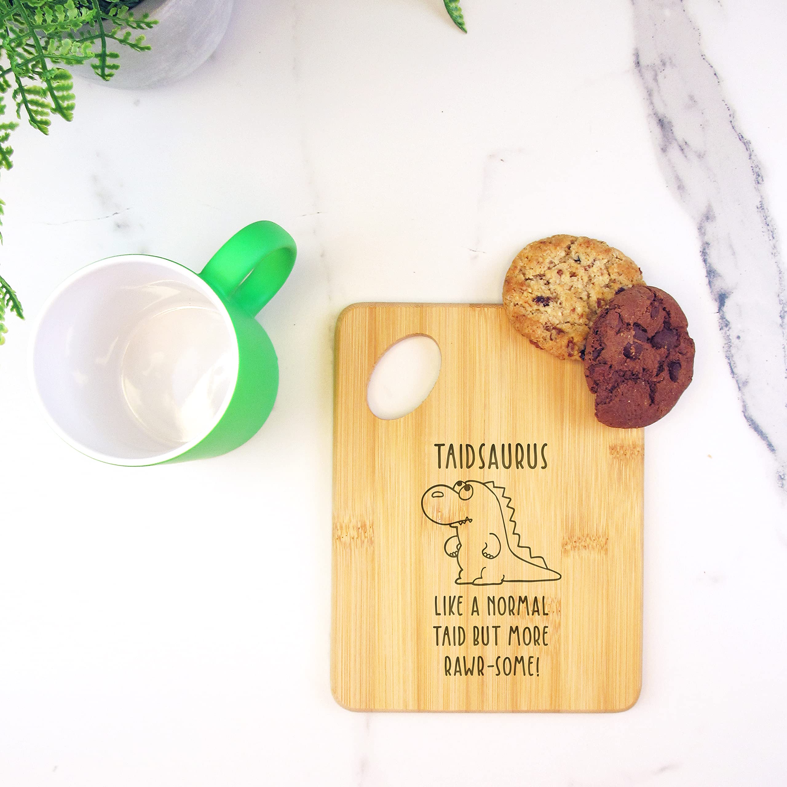 eBuyGB Taidsaurus Chopping Board, Dinosaur Cutting/Serving Board, Taid Birthday Gift, Present for Welsh Grandad