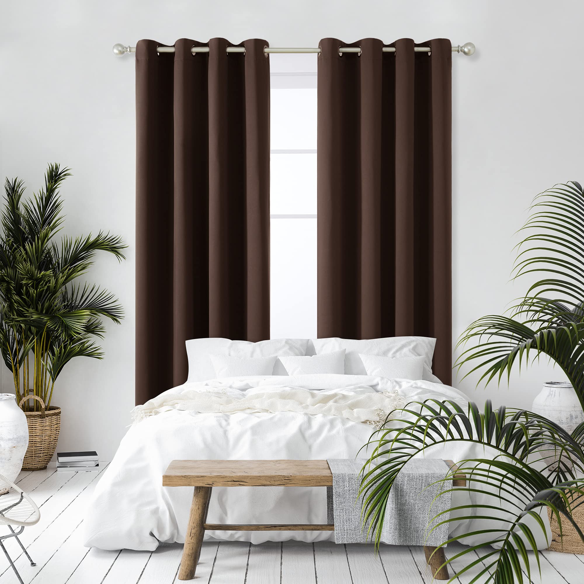 Deconovo Tende Oscuranti per Interni 2 Pezzi 260 CM Altezza, Termiche Isolanti, Anti-Rumore, con Anelli, Ideali per Camera da Letto e Soggiorno, 140x260 CM, Cioccolato