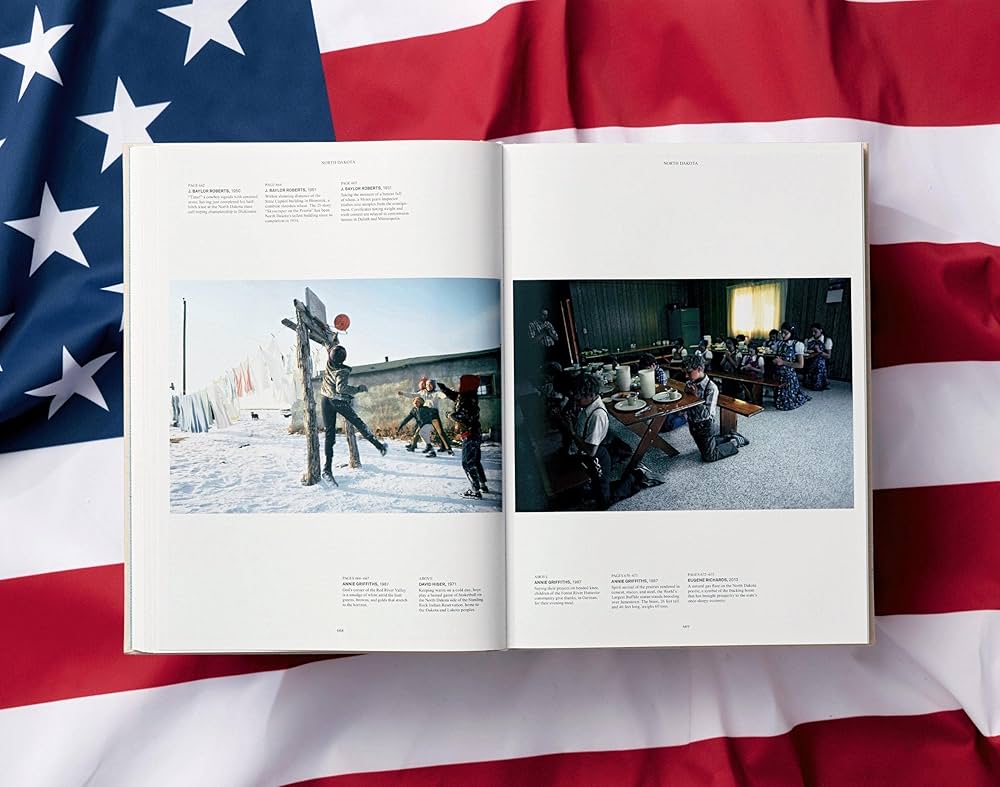 National Geographic. The United States of America: Walker, David