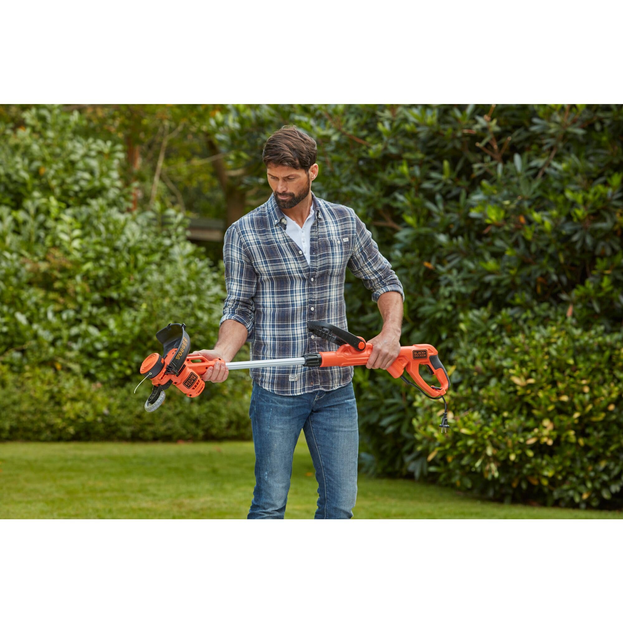 Black+Decker BESTA530C10-QS Coupe-bordure à fil 550 W, 30 cm + rallonge de 10 m, 550 W-30 cm avec câble de 10 m