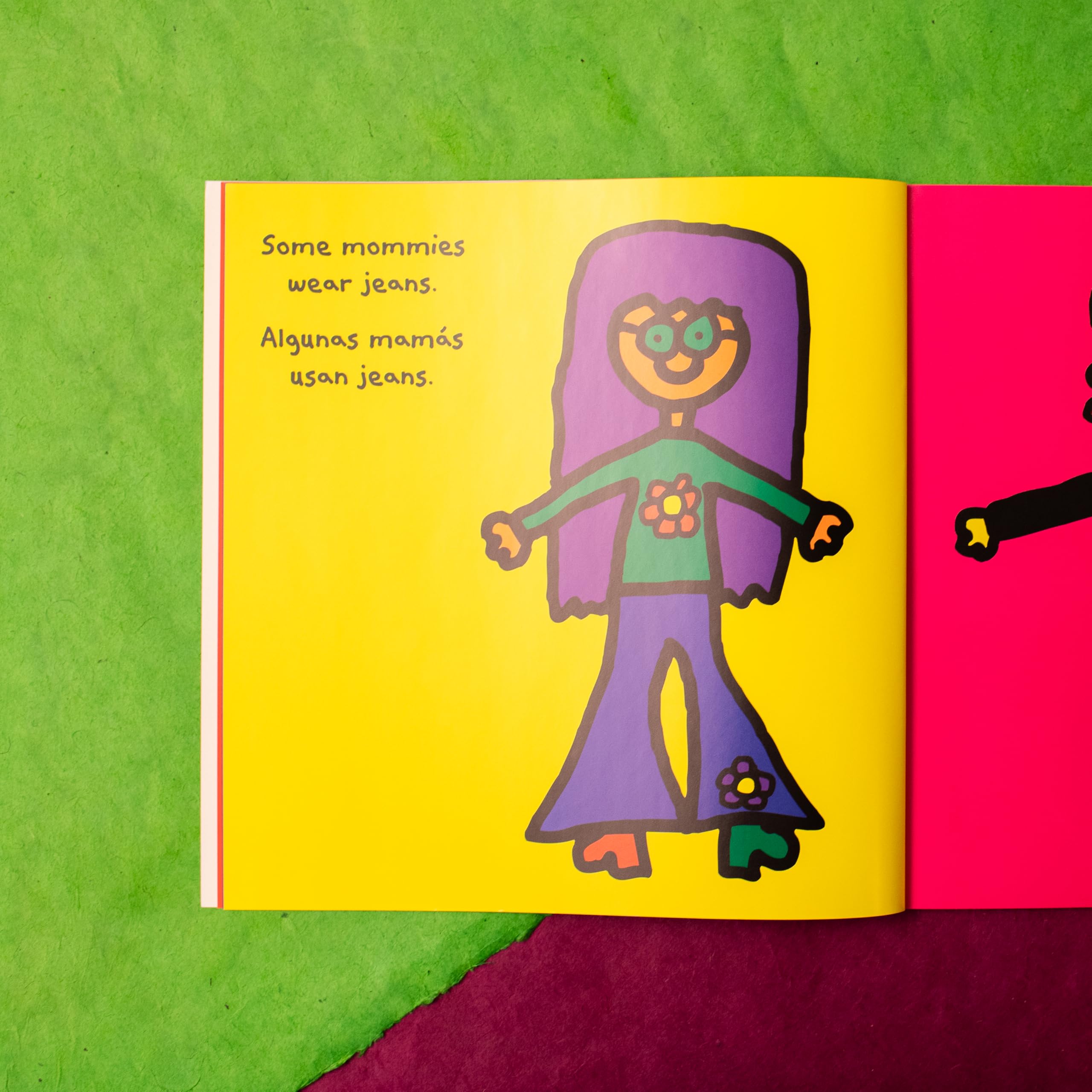 The Mommy Book / El libro de las mamas (Spanish and English Edition) - Image 4