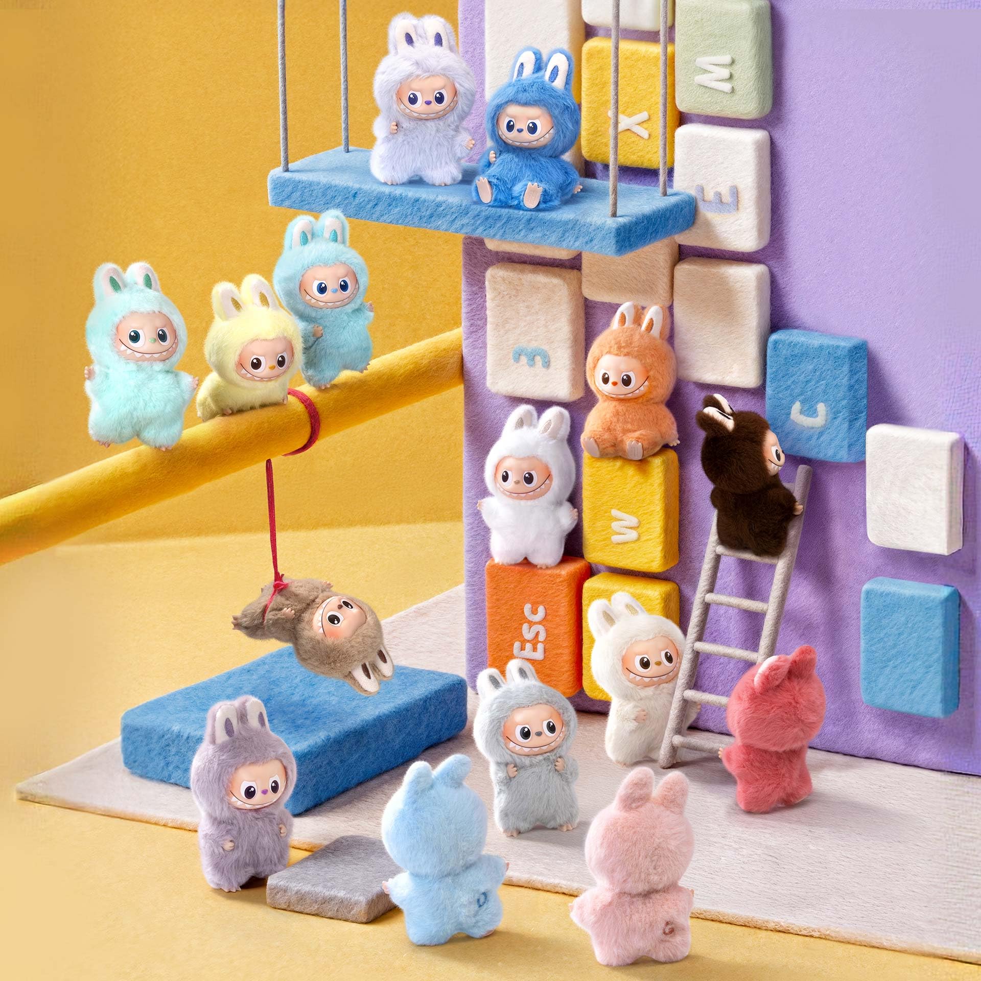 POP MART Labubu, scatola cieca con ciondolo in peluche in vinile (A-M), giocattoli da collezione Labubu, regali di compleanno per ragazze e ragazzi, scatola singola