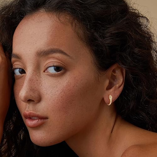 Miniatura 2 de Fettero - Arracadas doradas chapadas en oro de 14 quilates, de diseño minimalista, material hipoalergénico, disponibles en varios diseños distintos,