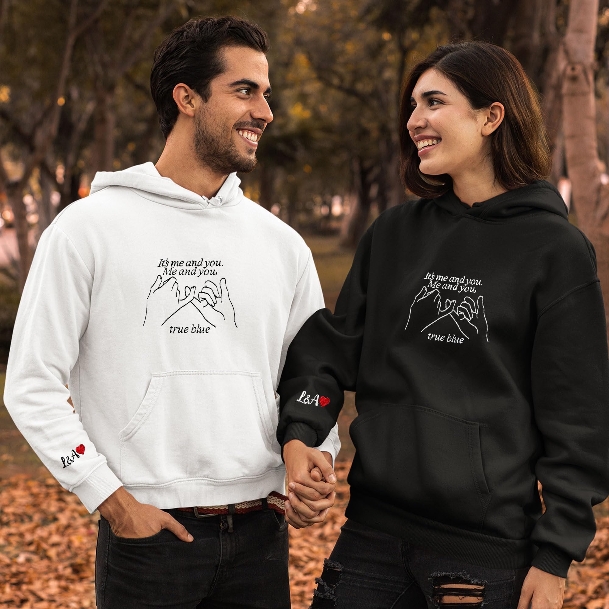 Niestandardowa haftowana bluza dla par - pasujące bluzy z kapturem dla par, uroczy prześcieradło duch bluza na Halloween, inicjał na rękawie, prezenty dla par, walentynki, chłopaka, dziewczyny