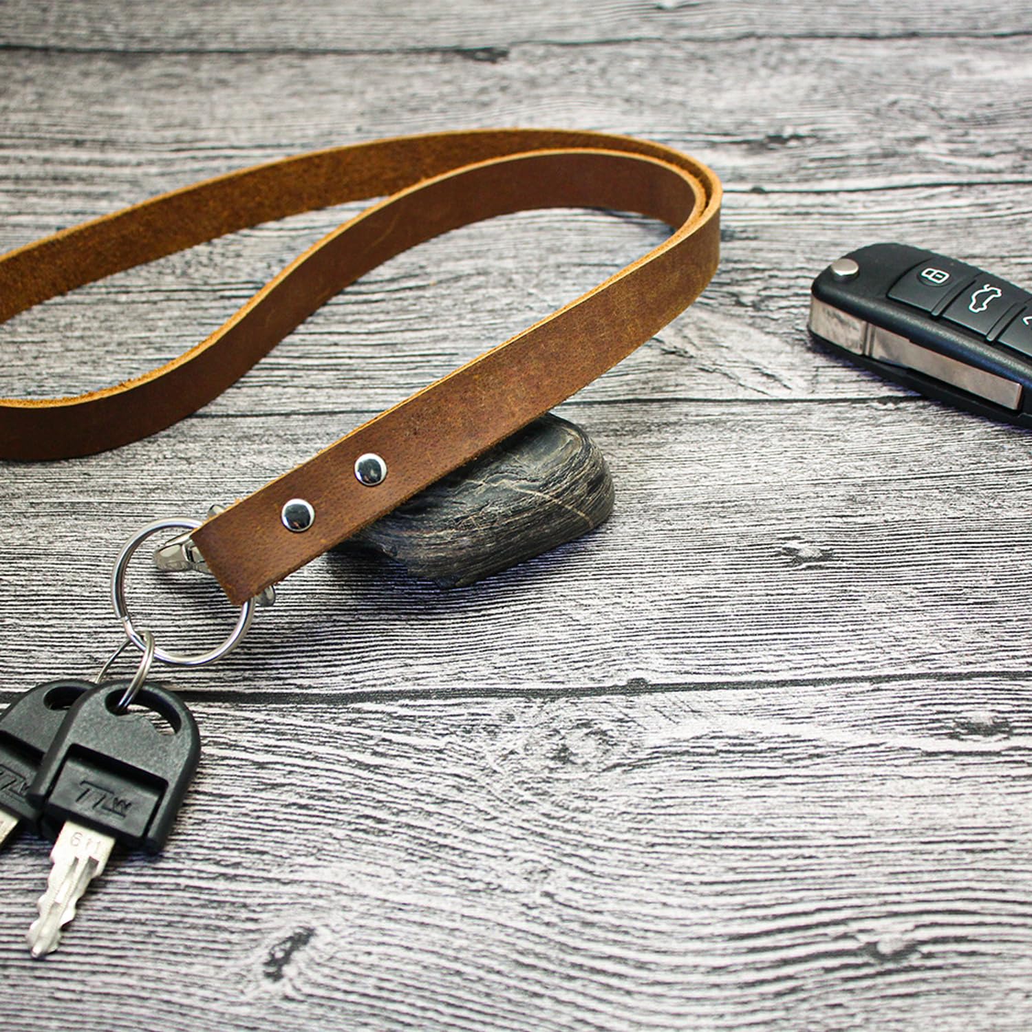 Payutou Leather Keychain Lanyard for Women Neck Genuine Leather Handmade Lanyard with Keychain for Cellphone Keys - Image 4