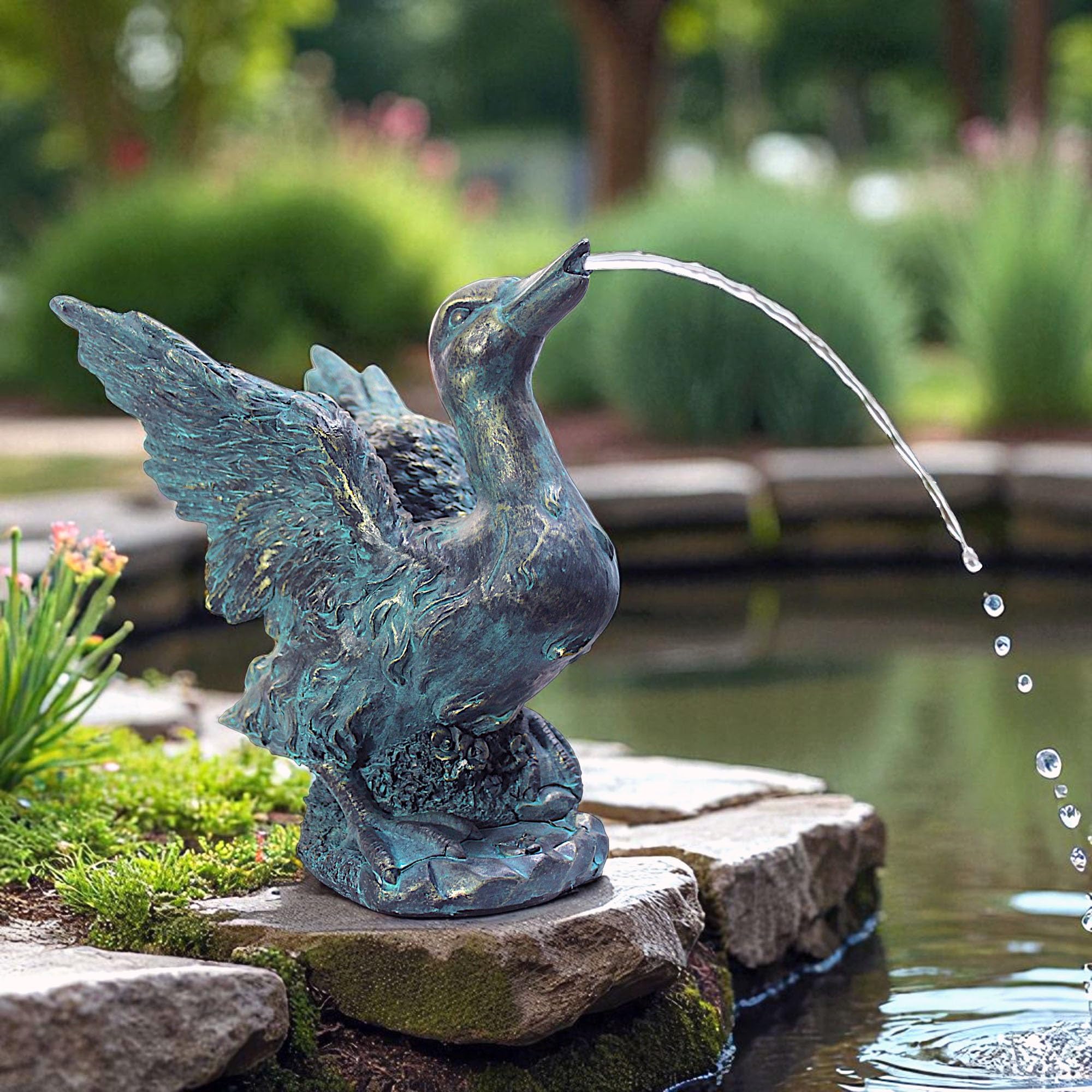 Arnusa Gárgola solar – Figura de estanque con bomba solar y fuente de agua – Decoración de jardín de poliresina en aspecto de cobre – Fuente solar para estanque de jardín y curso de agua (pato 22 x 19