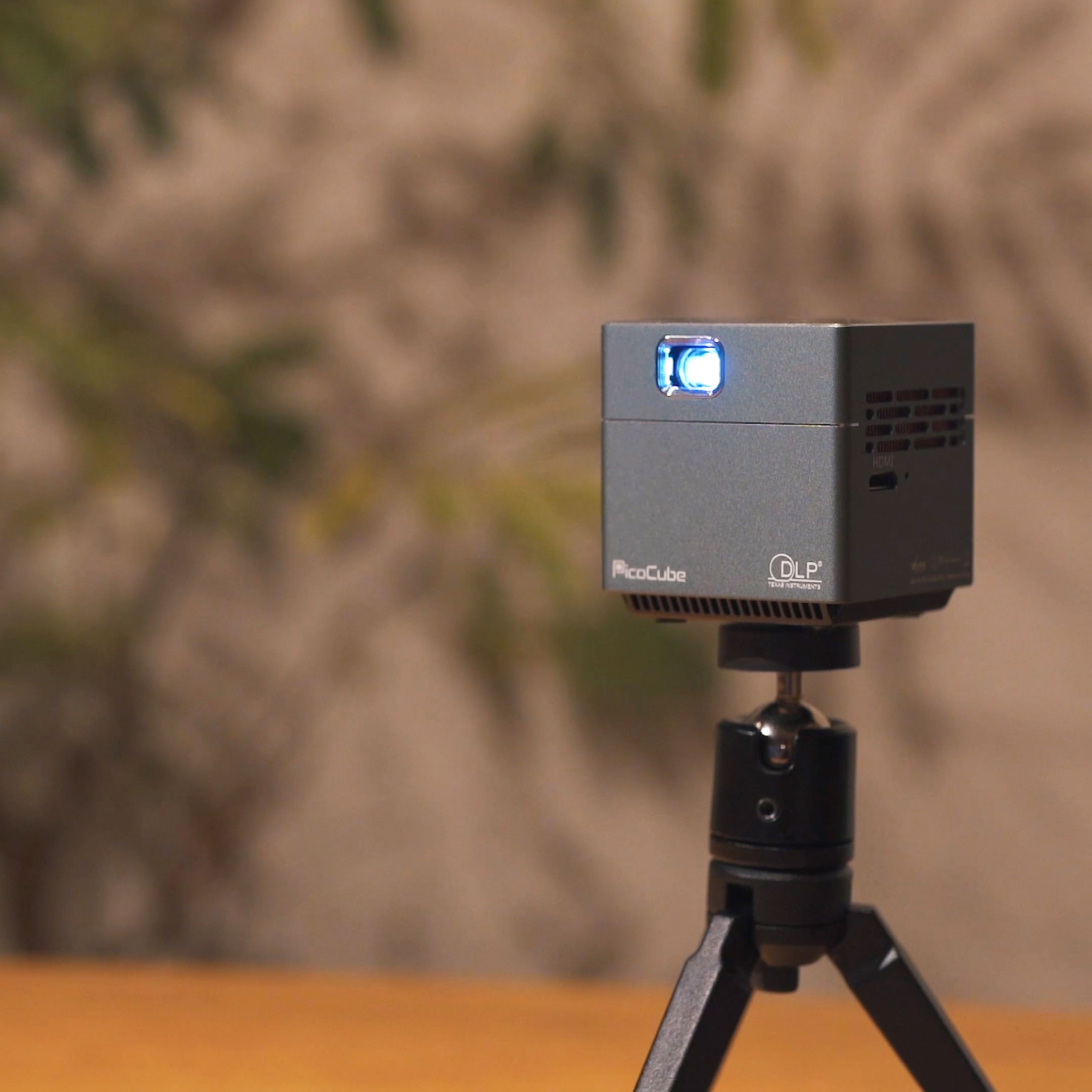 PicoCube Plus DLPプロジェクター 本体 小型プロジェクター ピコキューブ Plus Picocube 天井 家庭用 高画質