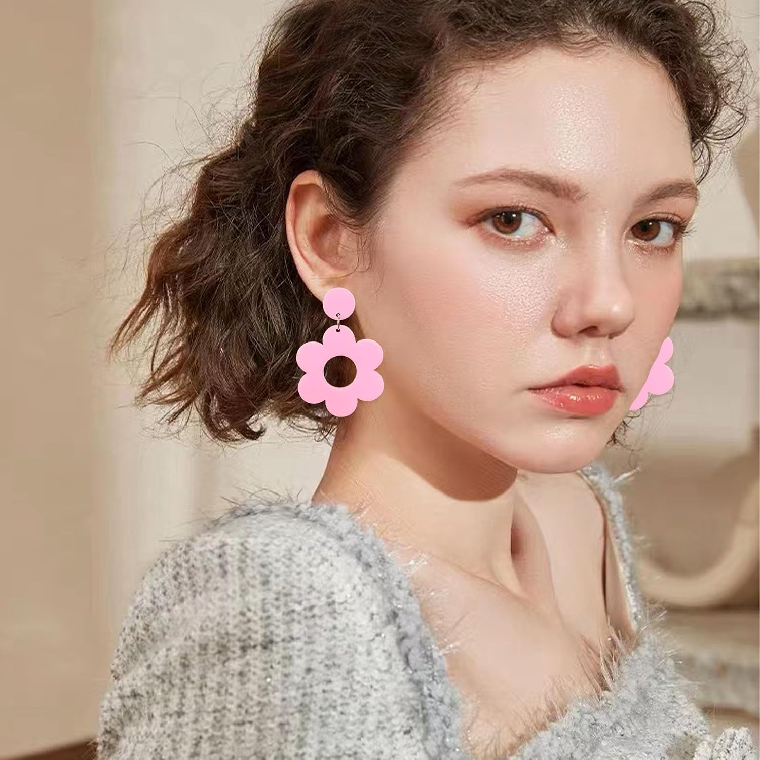 Bohemian 60s 70s Acrylic Flower Daisy Earrings for Women Trendy Resin Hawaii Colorful Floral Daisy Drop Earrings Statement Jewelry Gifts