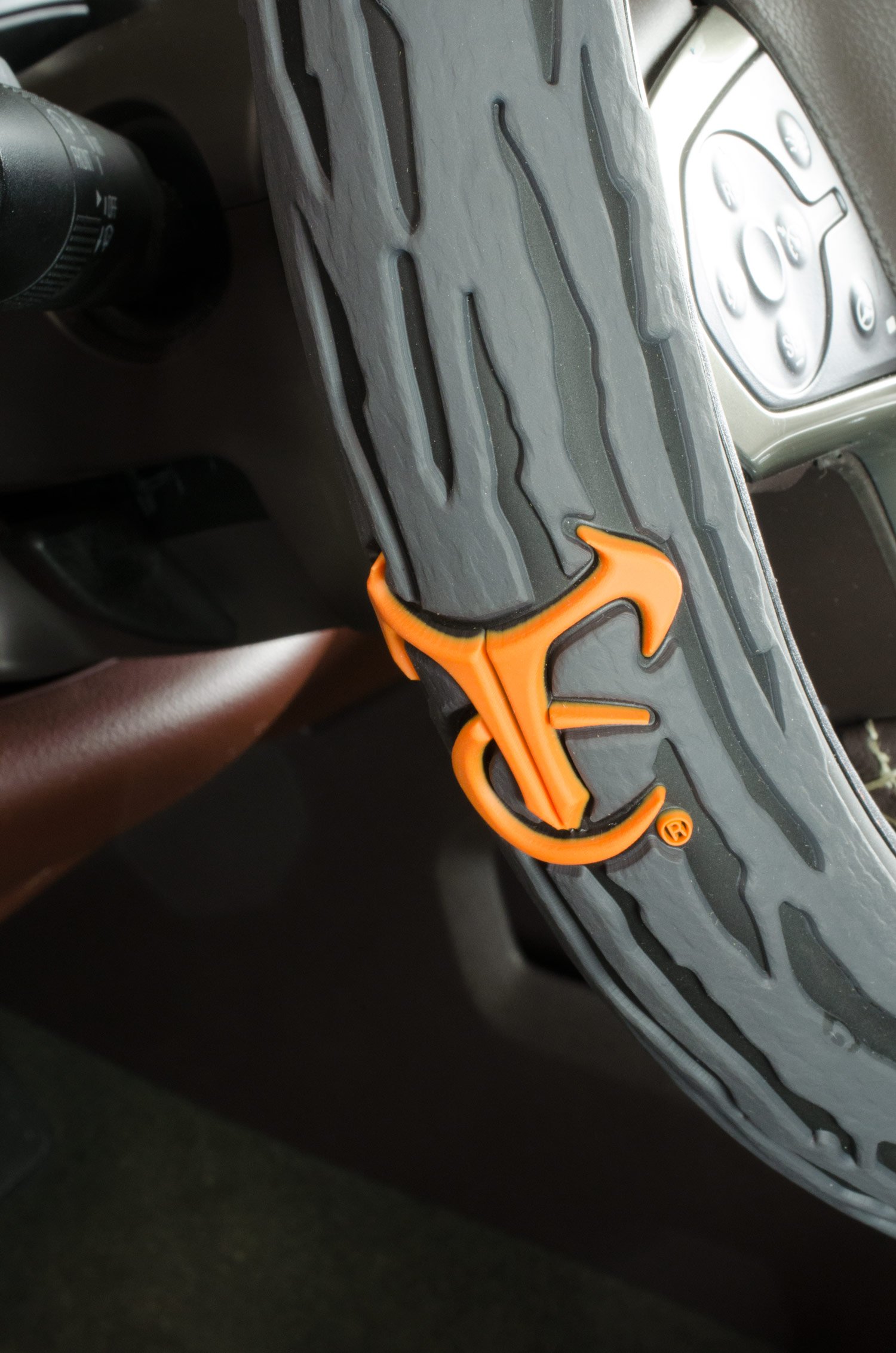 Custom Accessories True Timber 39244P Kanati Camo Steering Wheel Cover