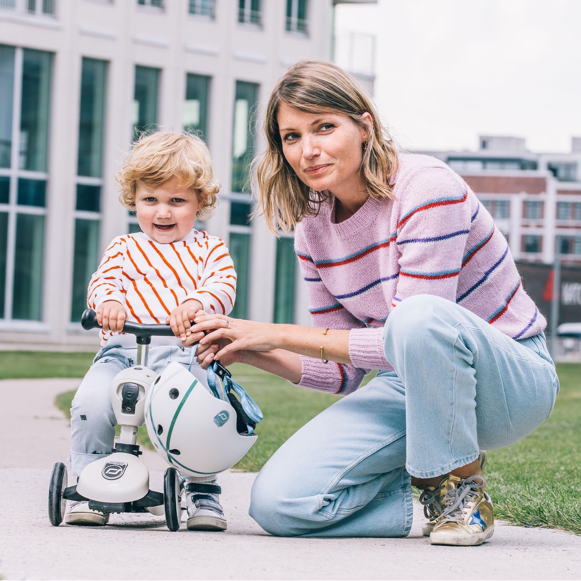 Scoot & Ride Highwaykick - Monopattino per bambini 1-2 in 1 con sedile, regolabile in altezza, a partire da 1 anno, bici e kickboard, struttura stabile con cuscinetto di sicurezza, per statura di 82