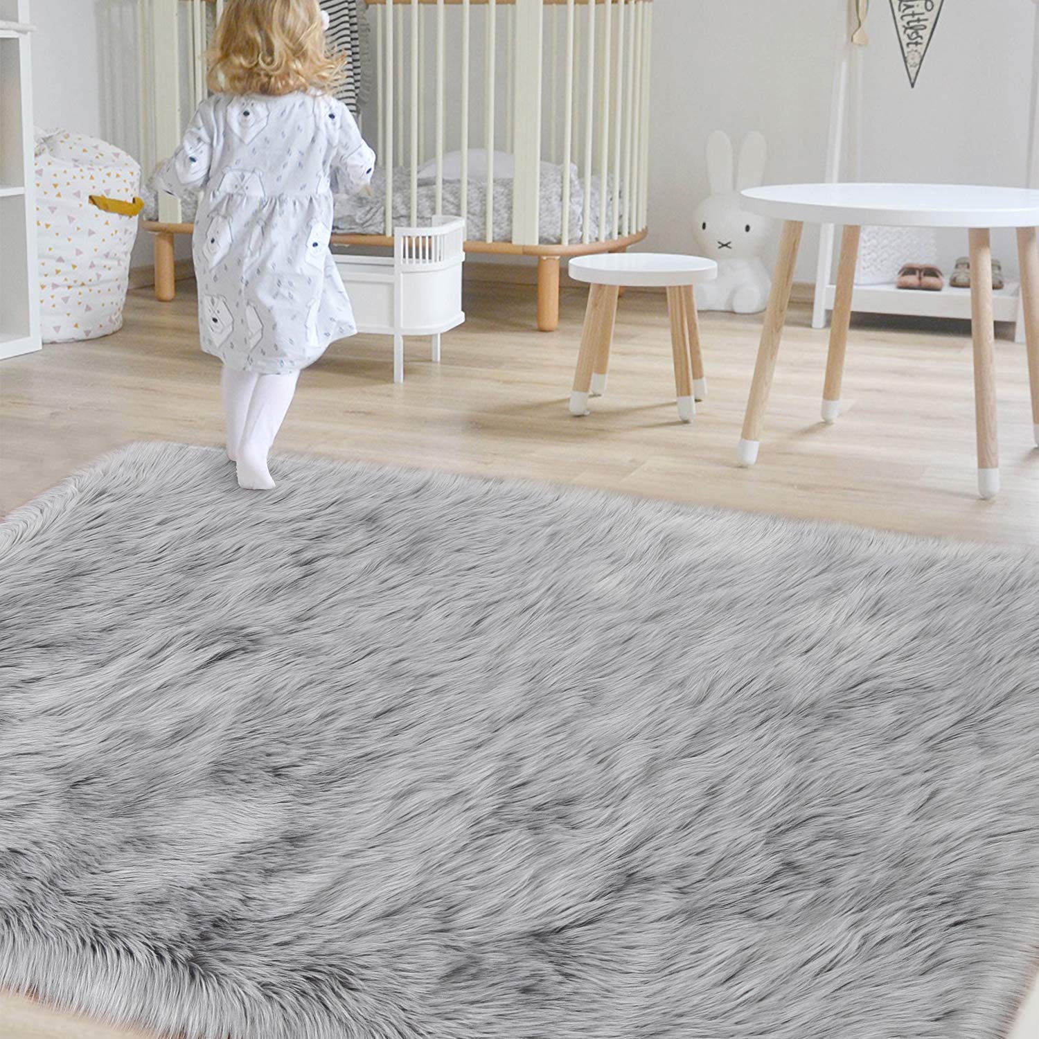 Tapis à poils longs antidérapant multifonction pour salon, chambre à coucher - 130 x 190 cm - Hauteur des poils 6 cm - Gris