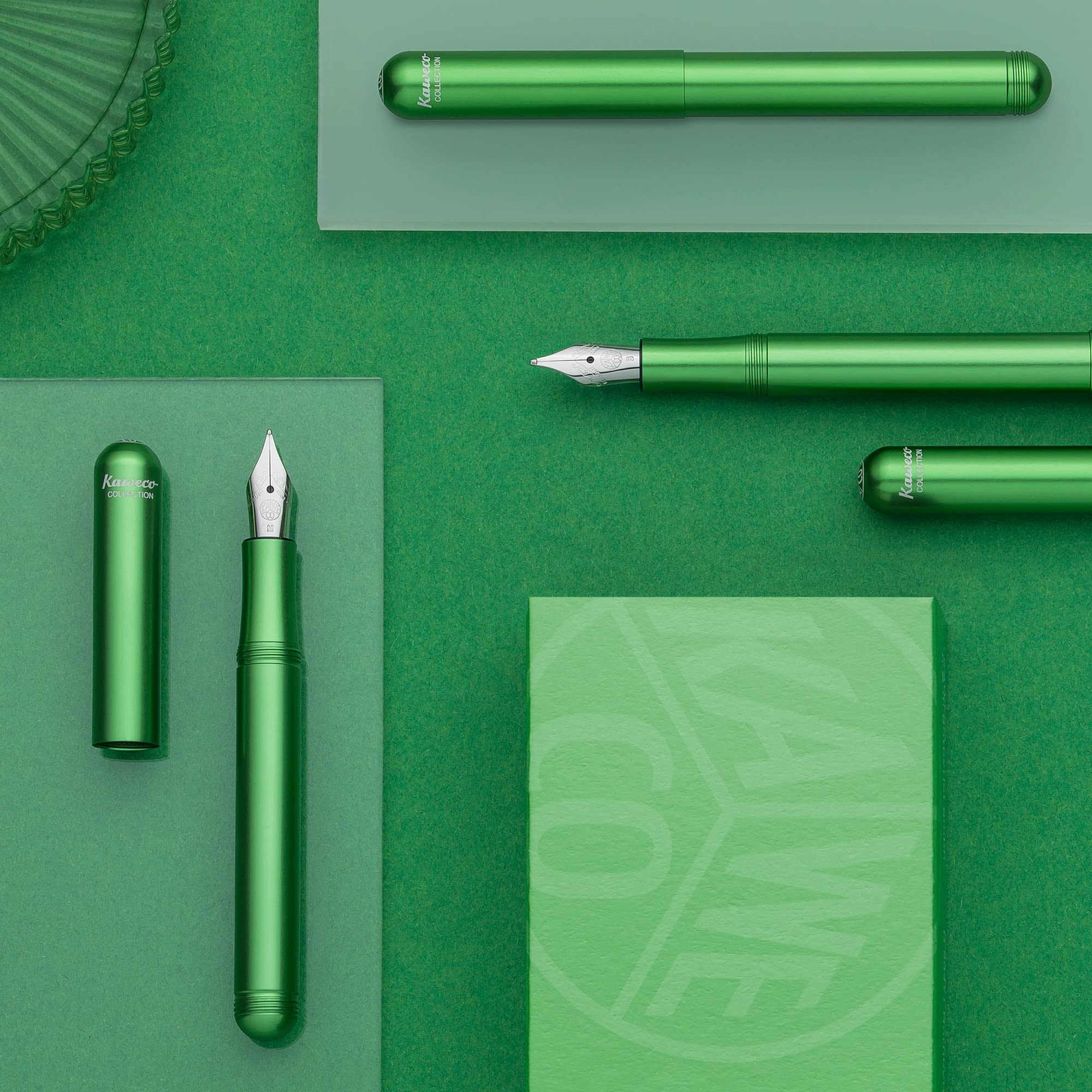 Kaweco COLLECTION LILIPUT Füllfederhalter Green I Exklusiver Füllhalter für Tintenpatronen inklusive Retro Metallbox I Kaweco Füller 12,5 cm I Federbreite: M (Medium)