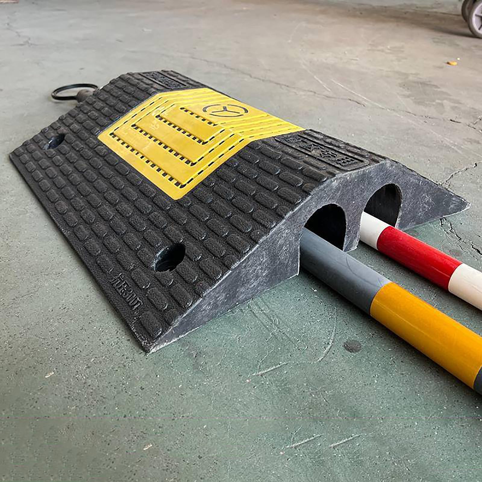 Reductor de Velocidad, Canaleta Cables Suelo, Pasacables Suelo, Atornillable para Pasar por Encima del Protector de Cables