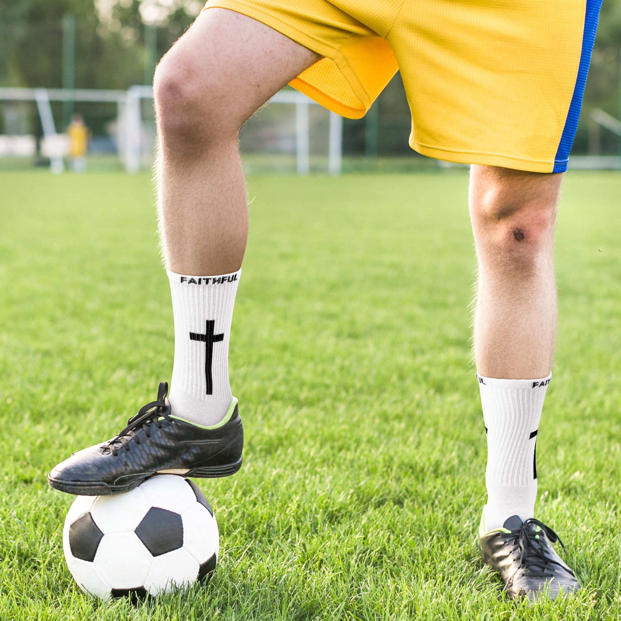 R HORSE Lot de 8 paires de chaussettes de football religieuses pour homme et femme, chaussettes de football antidérapantes en coton avec verset de la Bible, cadeaux de sport pour jeunes papas, cadeaux