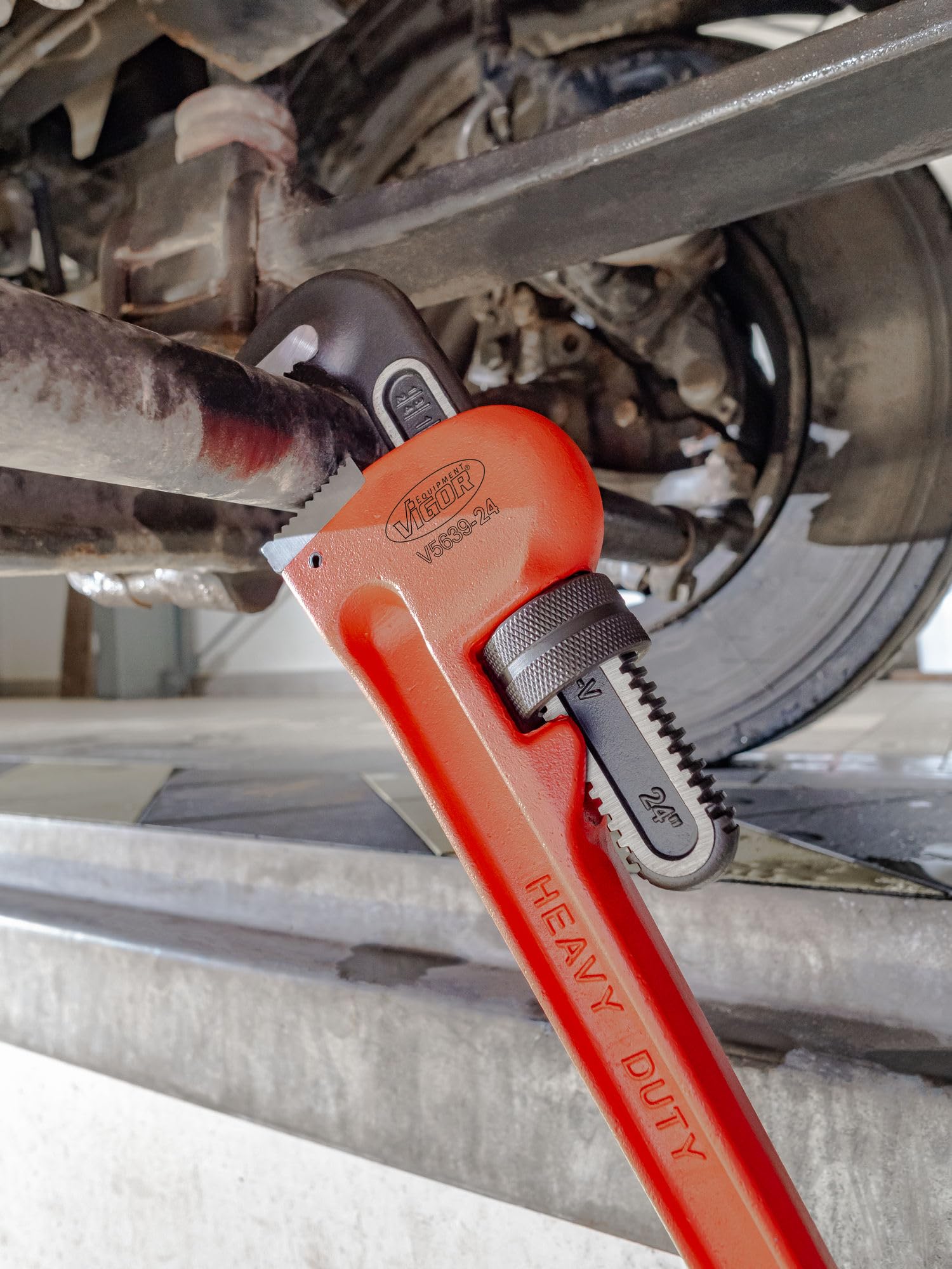 Vigor Llave para tubos V5639-24, para tubos de hasta 76 mm (3), apertura de mordazas de hasta 88 mm, cuerpo robusto de fundición, inclinación rápida gracias al muelle