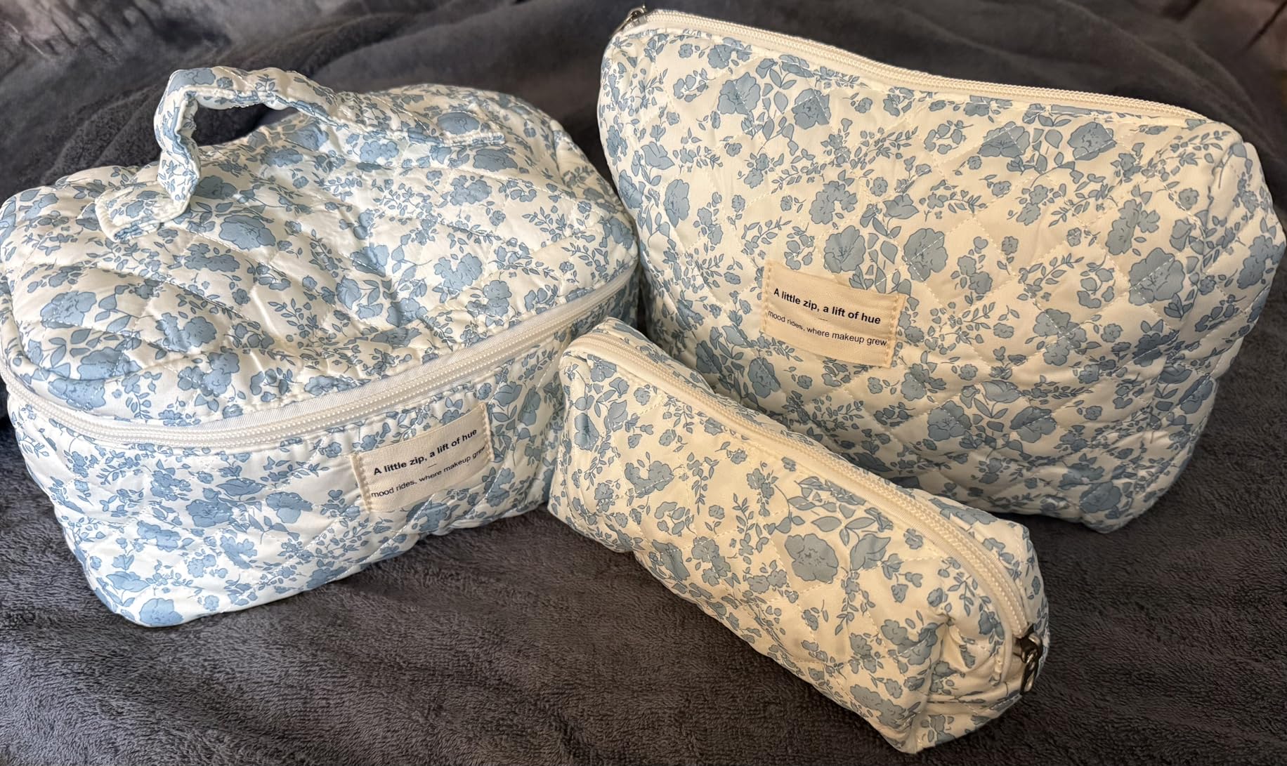Gosect Makeup Bag, Large Quilted Cosmetic Bag, Big Floral Make Up Bag for Women Girls, Cute Cotton Makeup Bag Set, Flower Travel Toiletry Organizer Bag (Blue Flower)