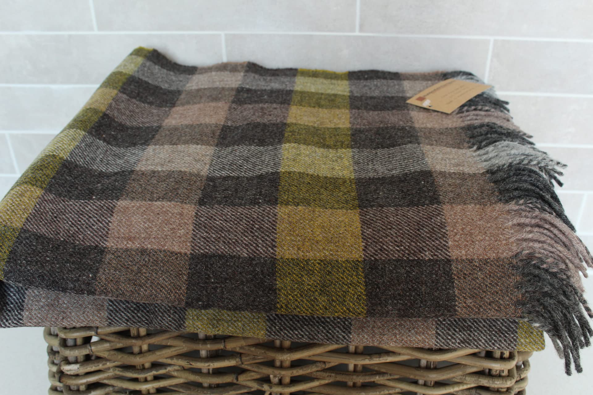 La couverture en laine de mouton monocouche grise
