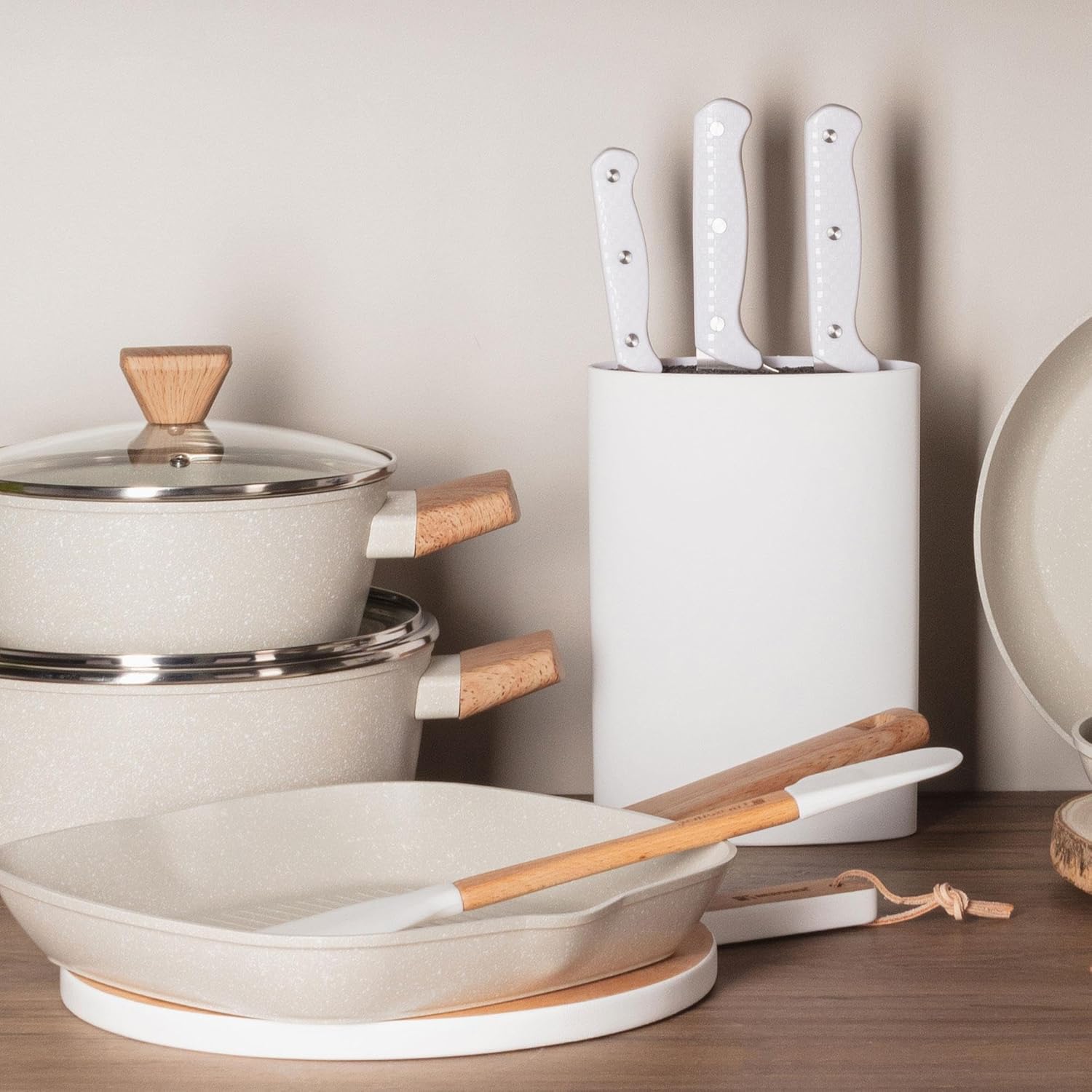 Set of 3 Wellhome 16/20/24 Pressed Aluminium+Set of 3 Kitchen Utensils in Silicone and Wood