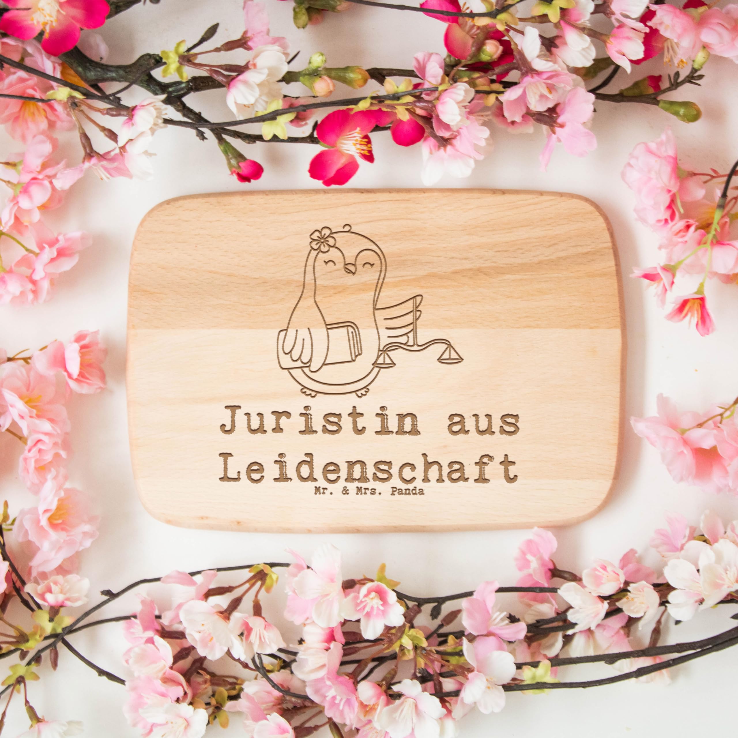 Mr. & Mrs. Panda Schneidebrett Juristin Leidenschaft - Geschenk, Jura Studium, Frühstücksbrettchen, Holzbrett, Anwaltskanzlei, Spruch, Firma, Frühstücksbrett, Lustig, schneidbrett, küchenholzbrett