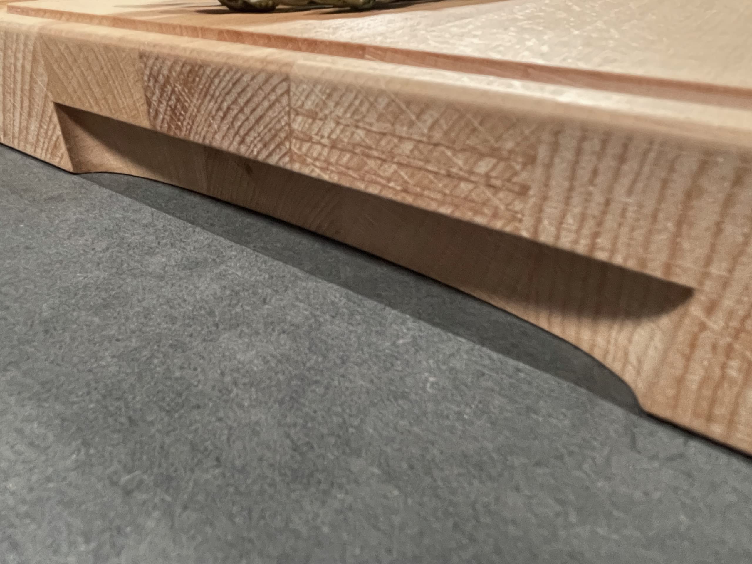Schneidebrett aus Holz für die Küche groß 40x30 Dicke 38mm mit saftrille Buche Graveur design (Graveur 1)
