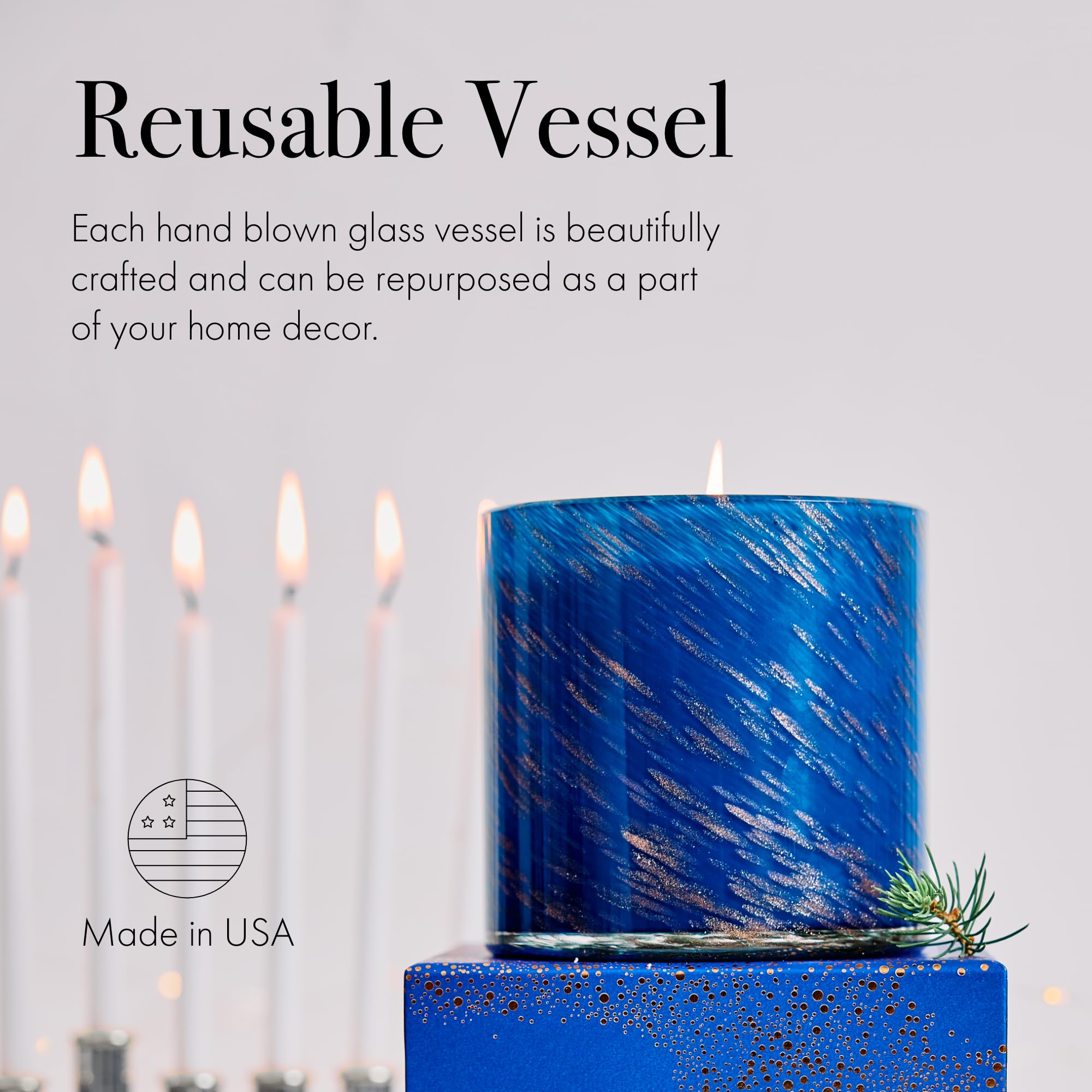 LAFCO New York 2025 Holiday Signature Candle, Eight Nights' Light - 440 ml - 90 ore di combustione, riutilizzabile, vaso in vetro soffiato a mano - Made in USA