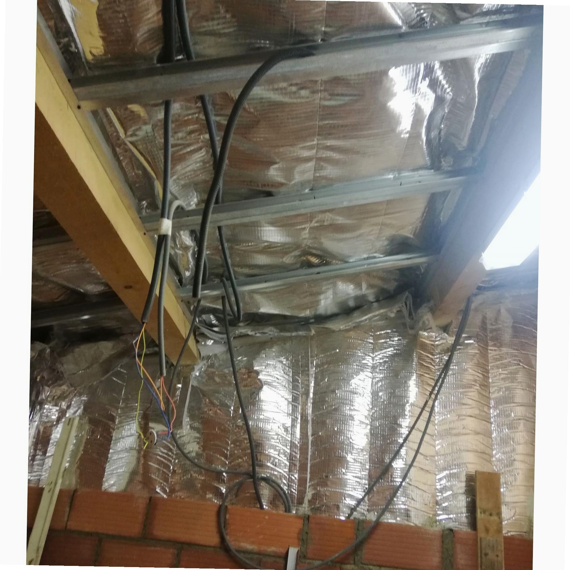 Professionelle Isolierung WERKA PRO 14 Schichten 12m² (1,5 x 8m)